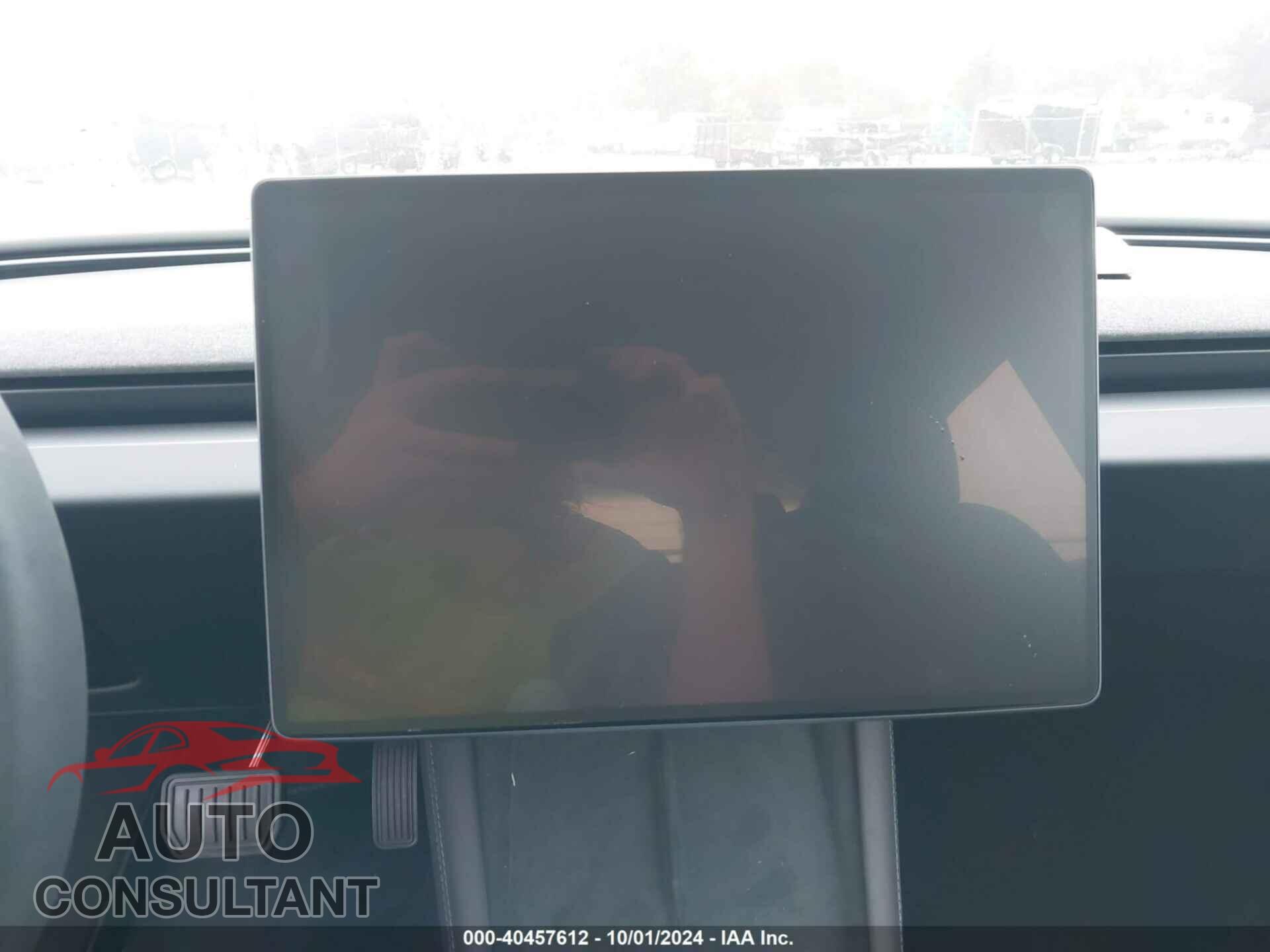 TESLA MODEL 3 2024 - 5YJ3E1EB3RF788057