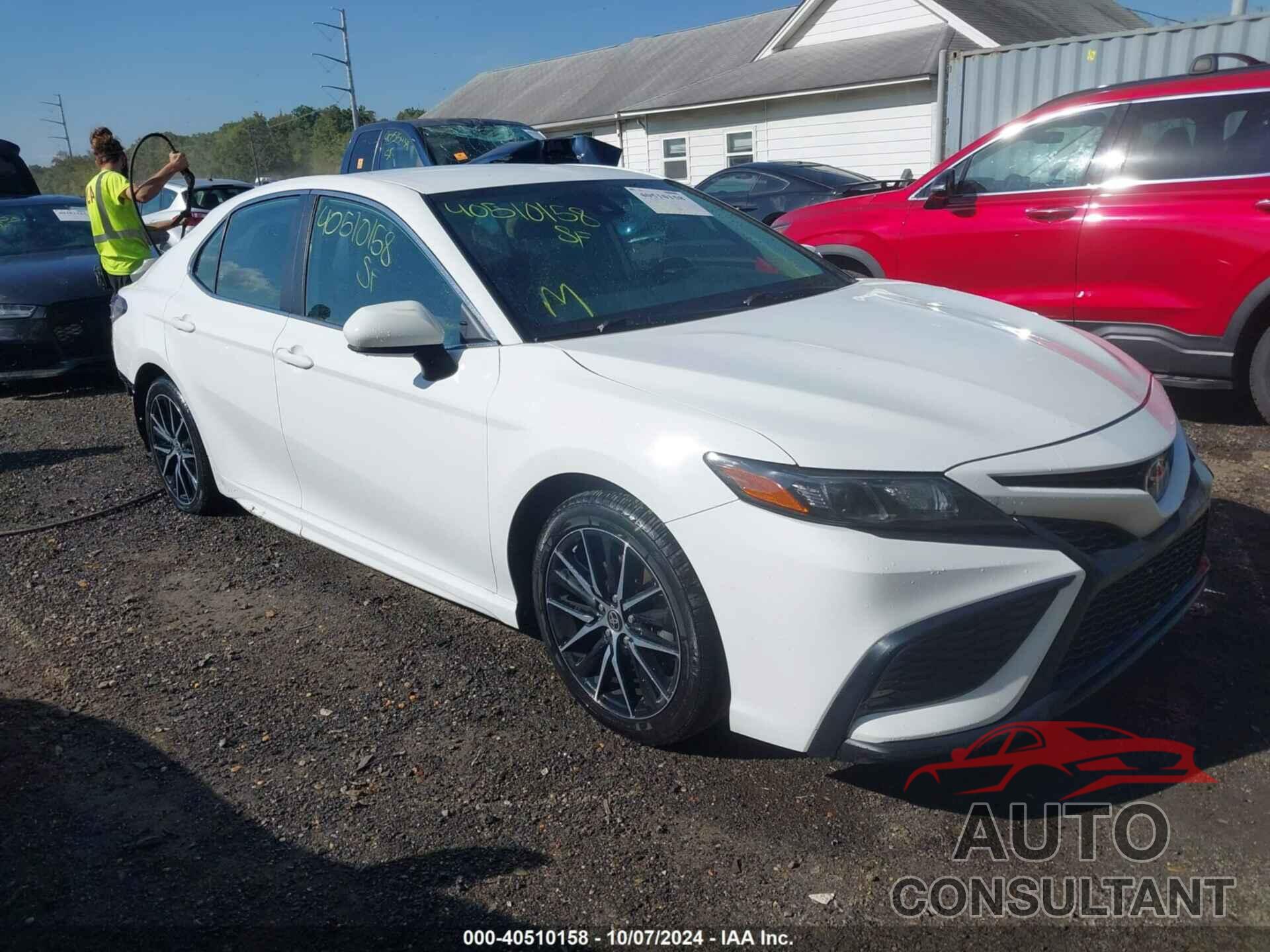 TOYOTA CAMRY 2021 - 4T1G11AK4MU425619