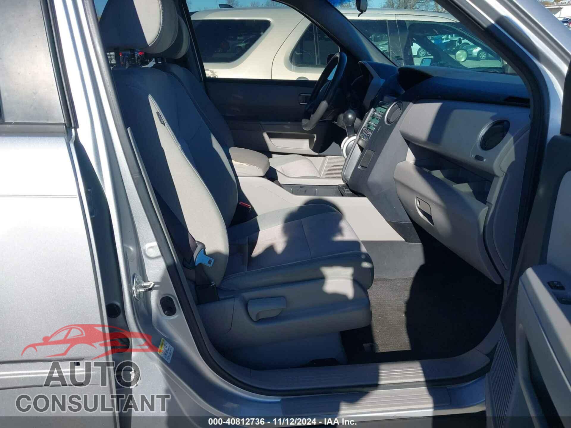 HONDA PILOT 2011 - 5FNYF3H42BB003285