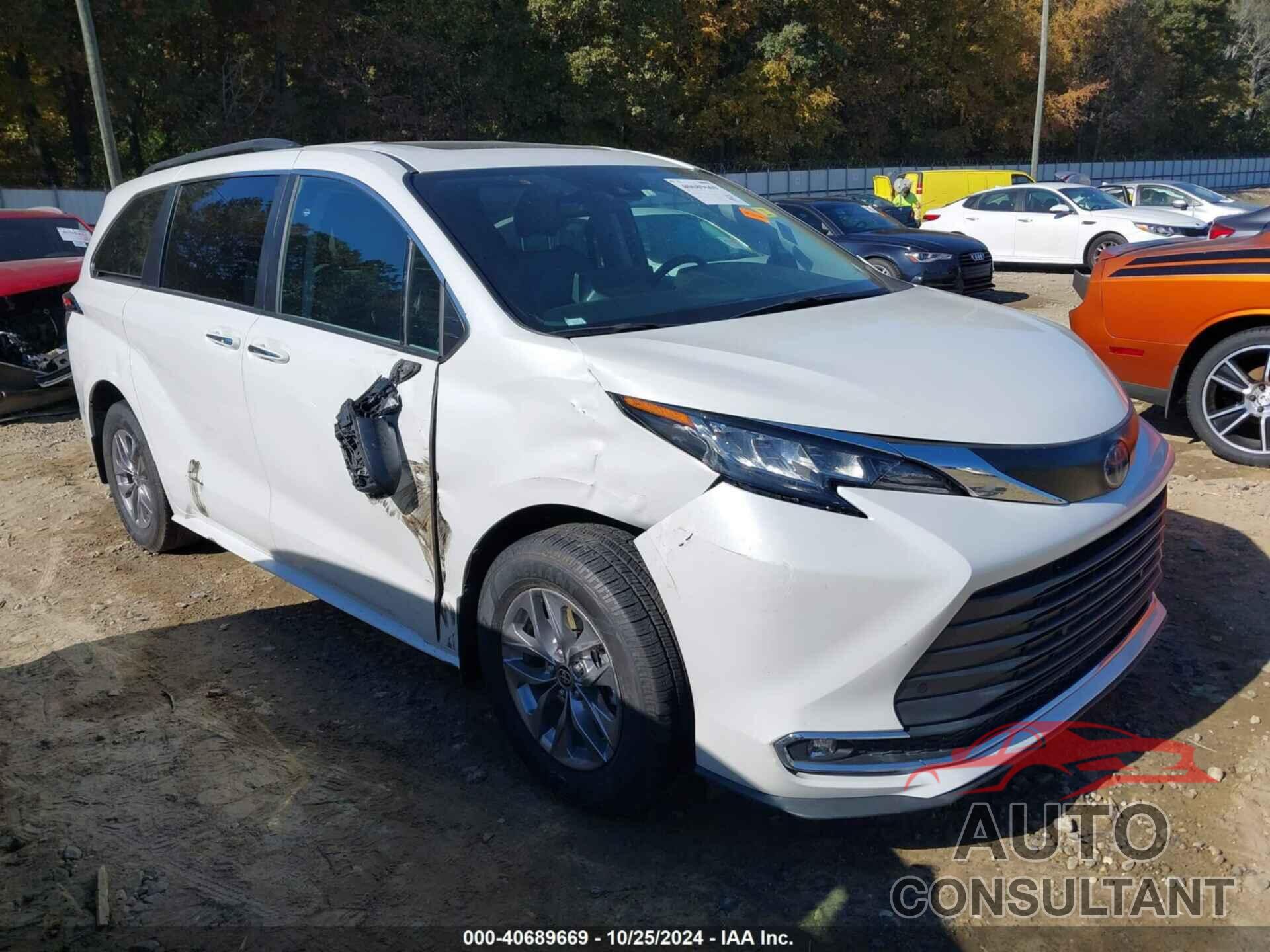 TOYOTA SIENNA 2022 - 5TDYRKEC7NS119112