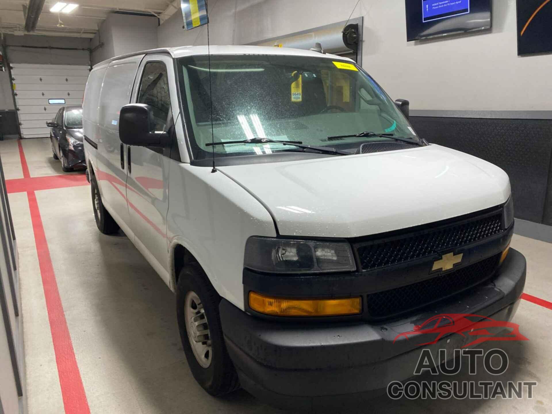 CHEVROLET EXPRESS G2500 2020 - 1GCWGAFG5L1158154