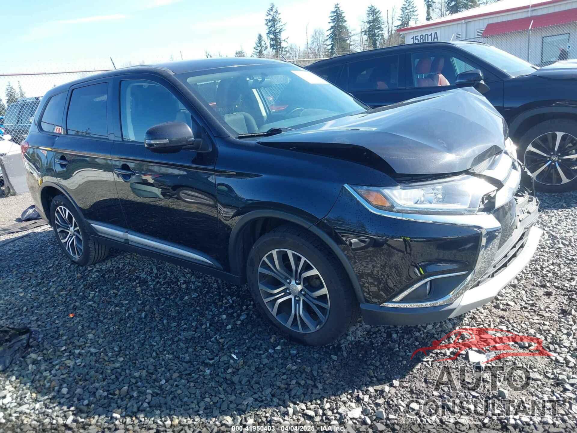 MITSUBISHI OUTLANDER 2018 - JA4AD3A30JZ040881
