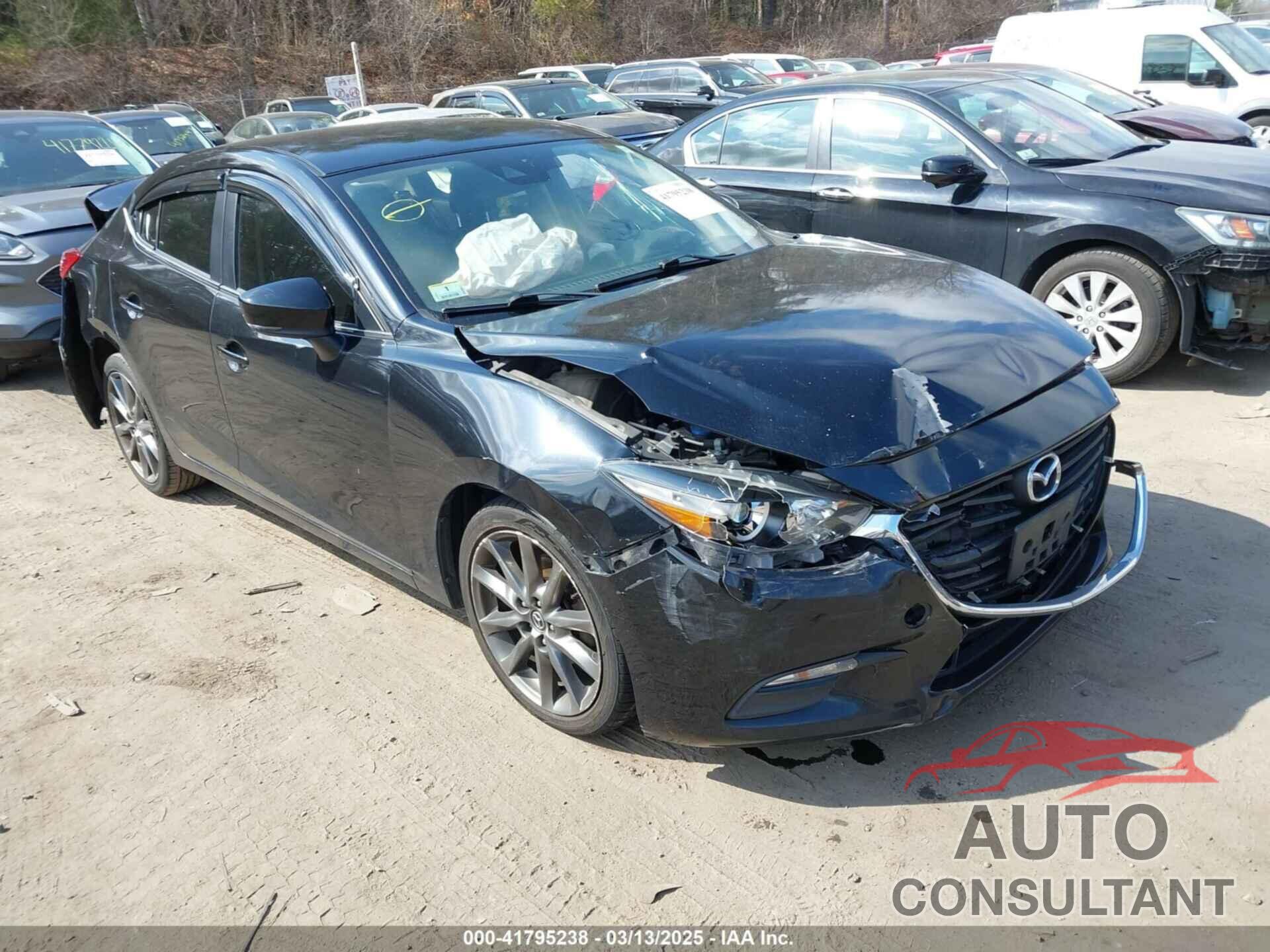 MAZDA MAZDA3 2018 - 3MZBN1V34JM261565