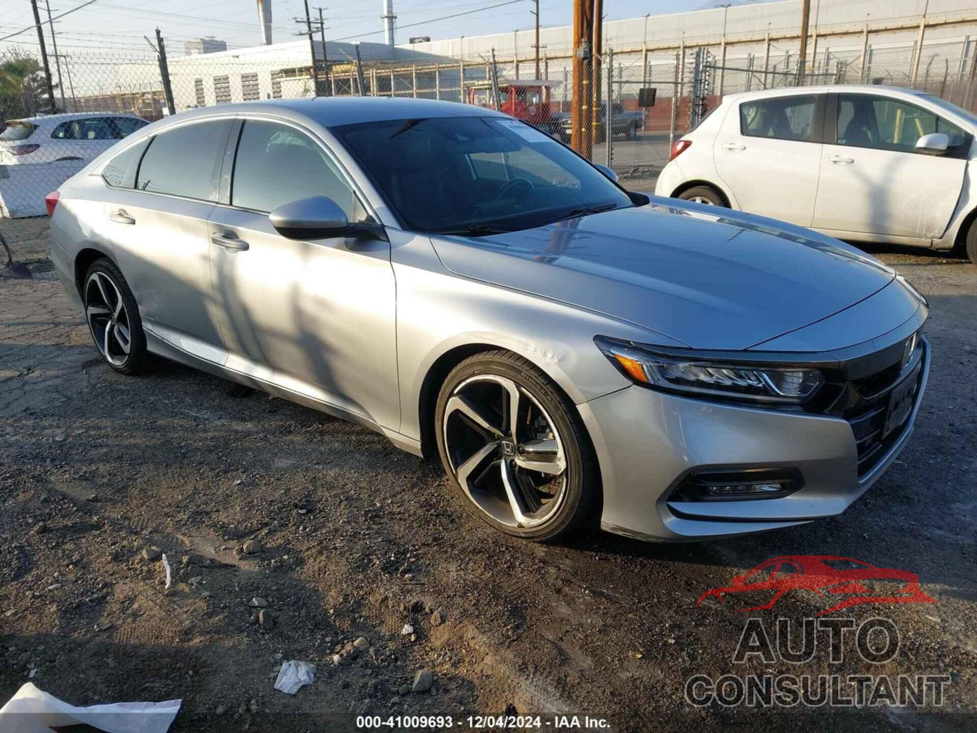 HONDA ACCORD 2018 - 1HGCV1F33JA181100