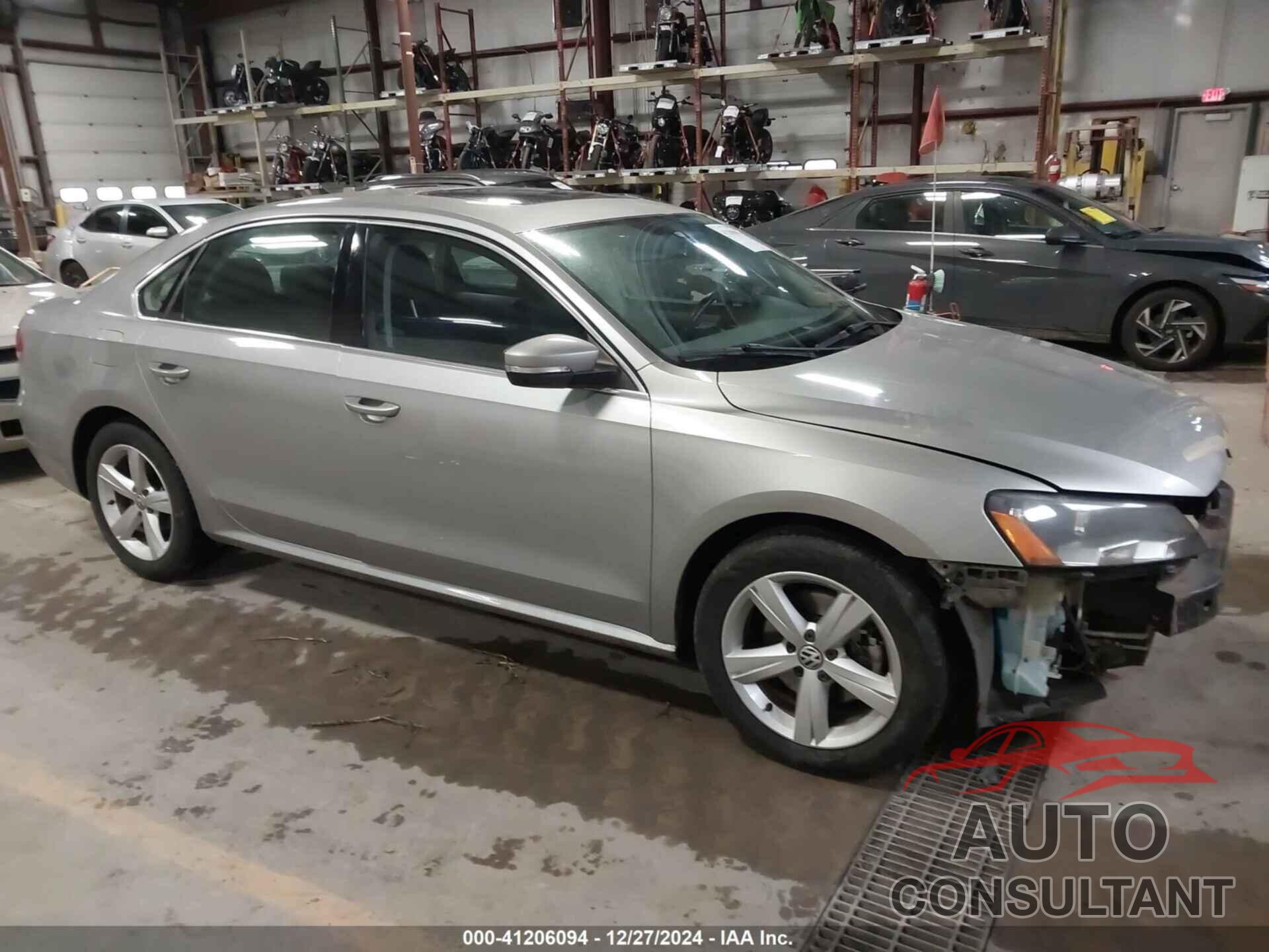 VOLKSWAGEN PASSAT 2013 - 1VWBH7A39DC017996