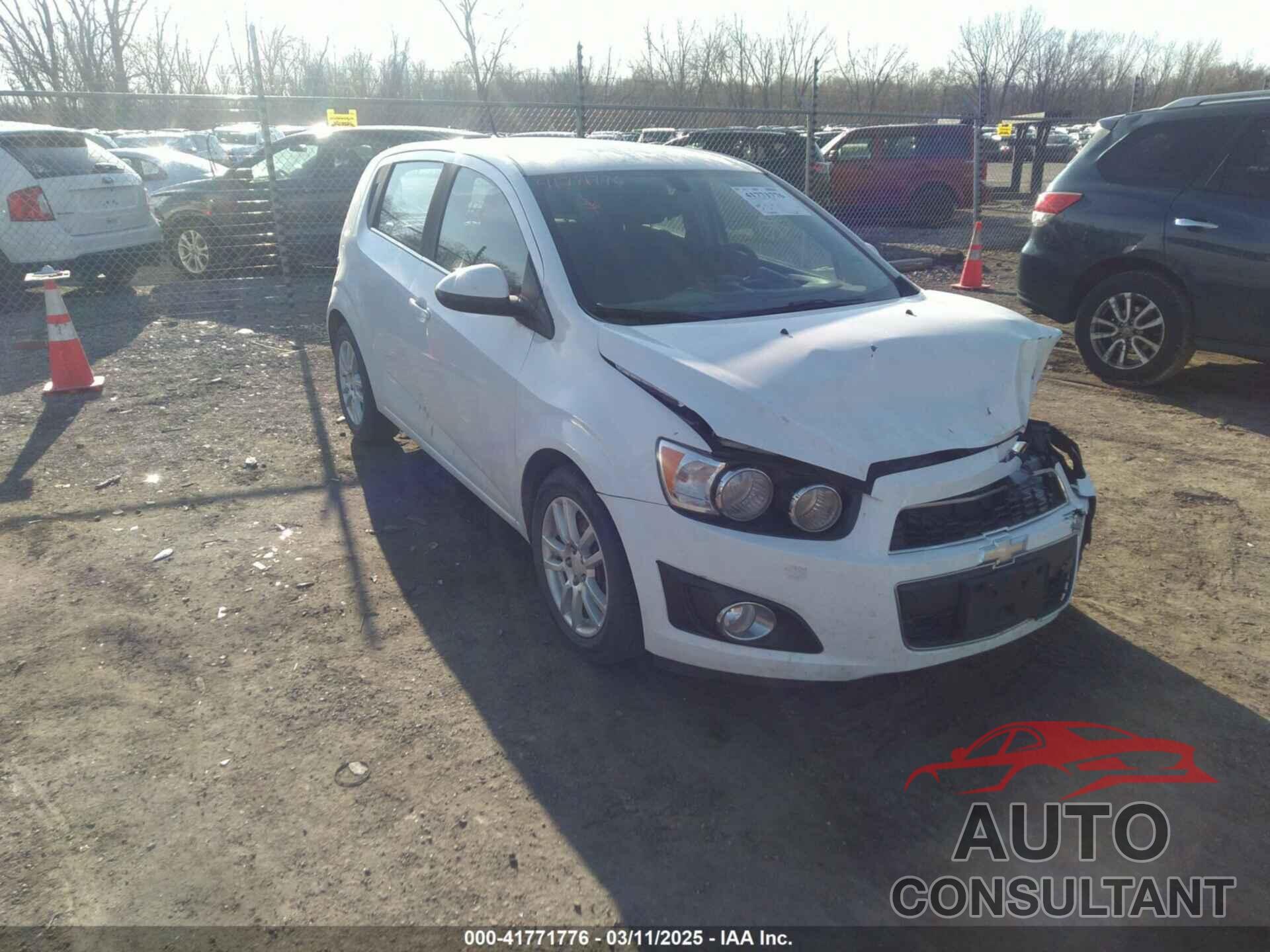 CHEVROLET SONIC 2014 - 1G1JC6SH6E4172219