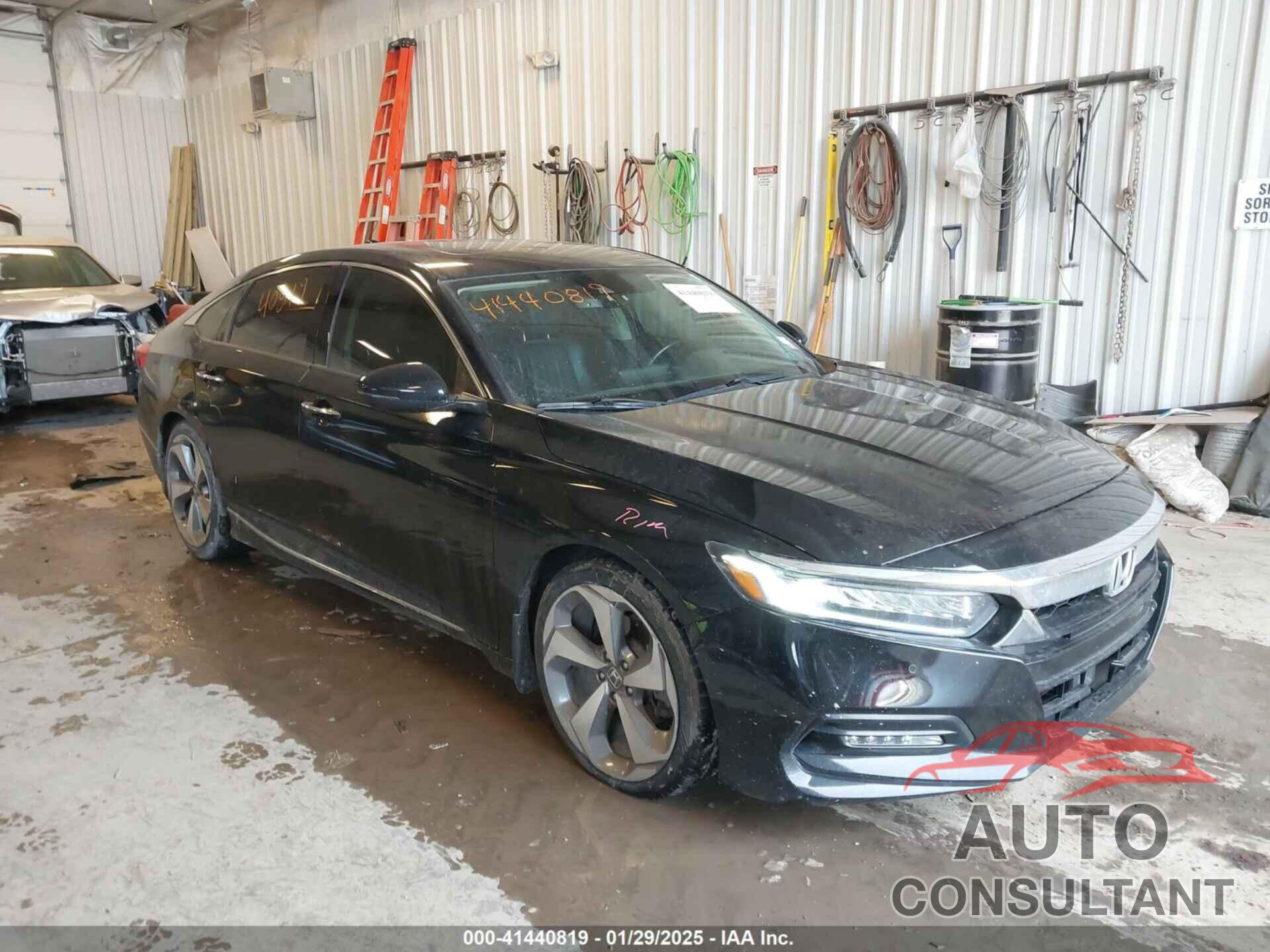 HONDA ACCORD 2018 - 1HGCV2F98JA008439
