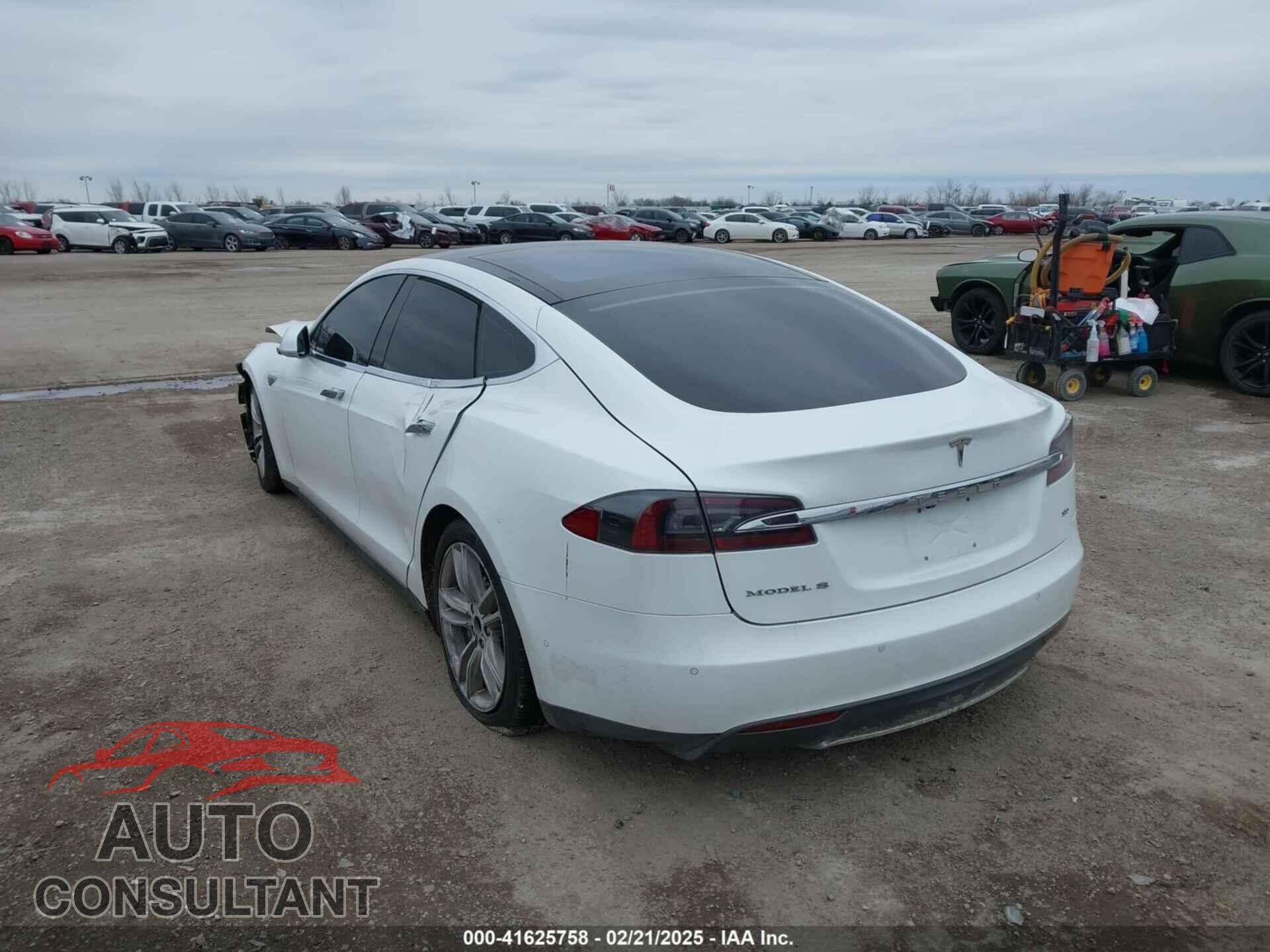 TESLA MODEL S 2015 - 5YJSA1E16FF109621