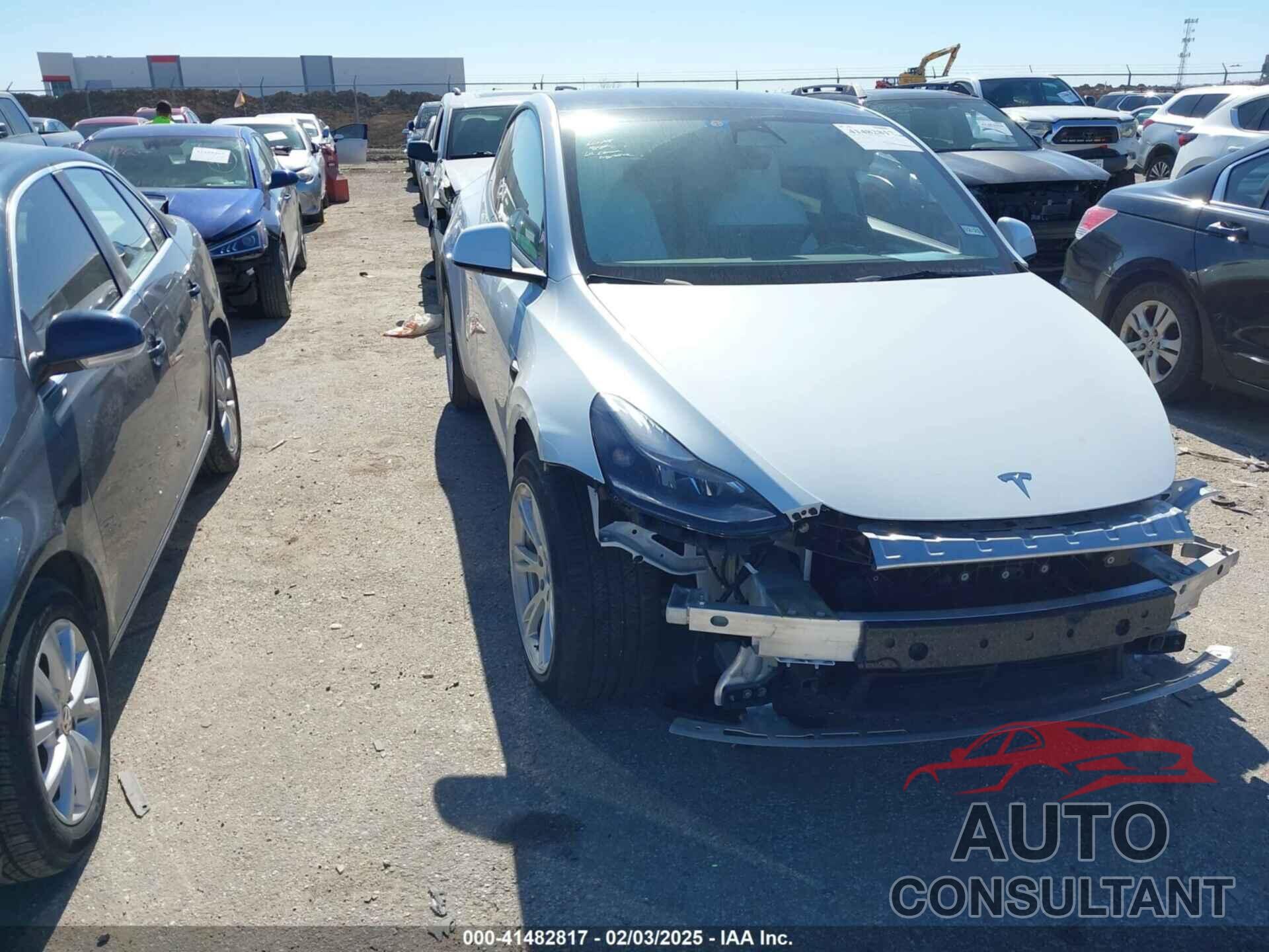 TESLA MODEL Y 2023 - 7SAYGAEE2PF660208