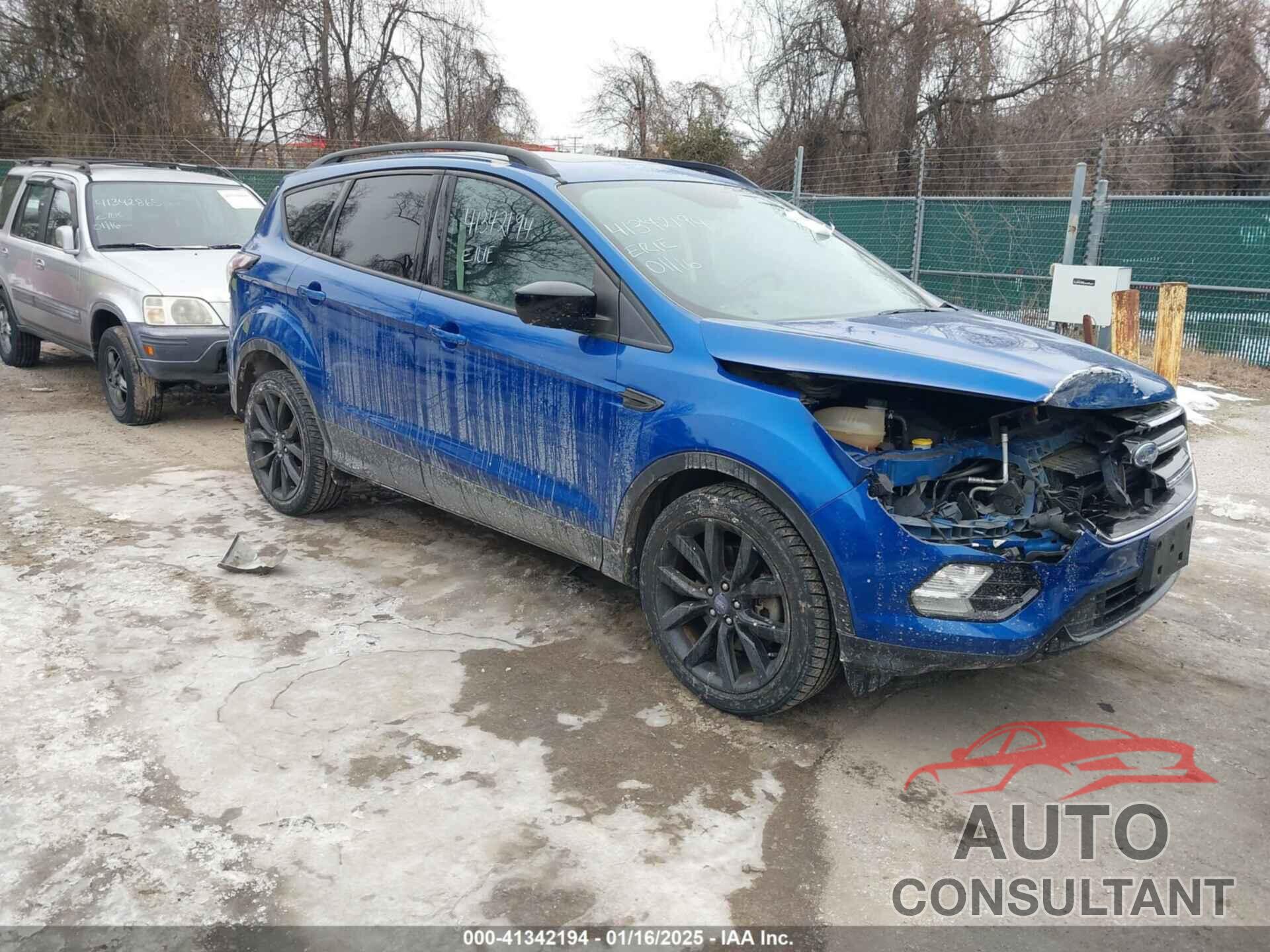 FORD ESCAPE 2017 - 1FMCU9G97HUC84902