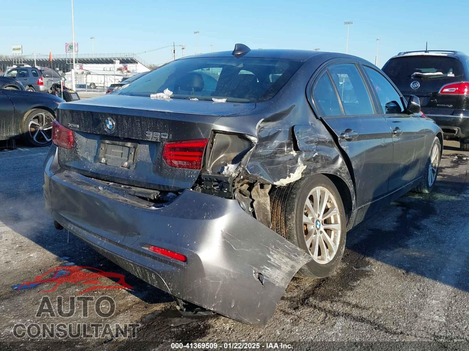 BMW 320I 2016 - WBA8E5G54GNU21006