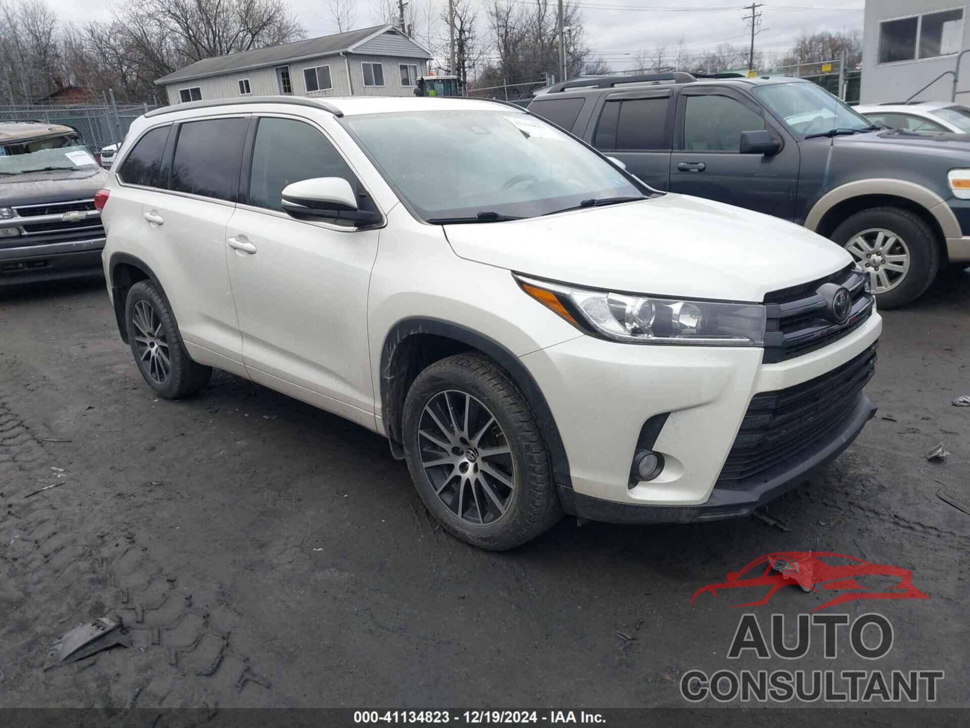 TOYOTA HIGHLANDER 2018 - 5TDJZRFH7JS895691