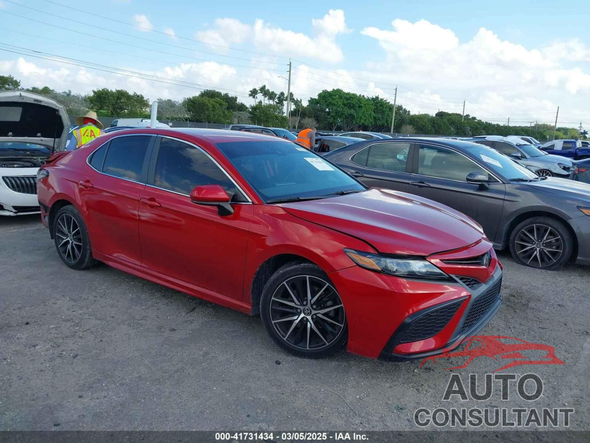 TOYOTA CAMRY 2021 - 4T1G11AK6MU462607