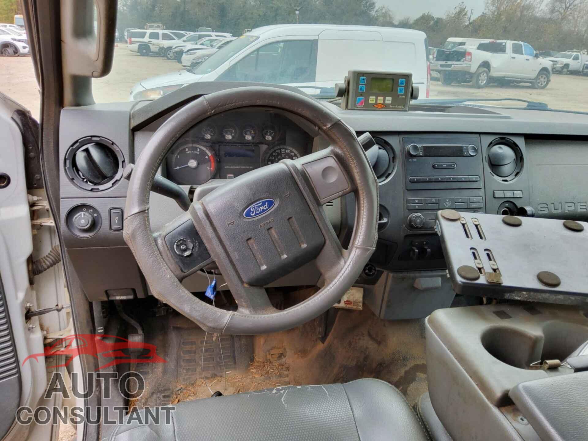 FORD F350 2011 - 1FD8X3GT7BEB40760