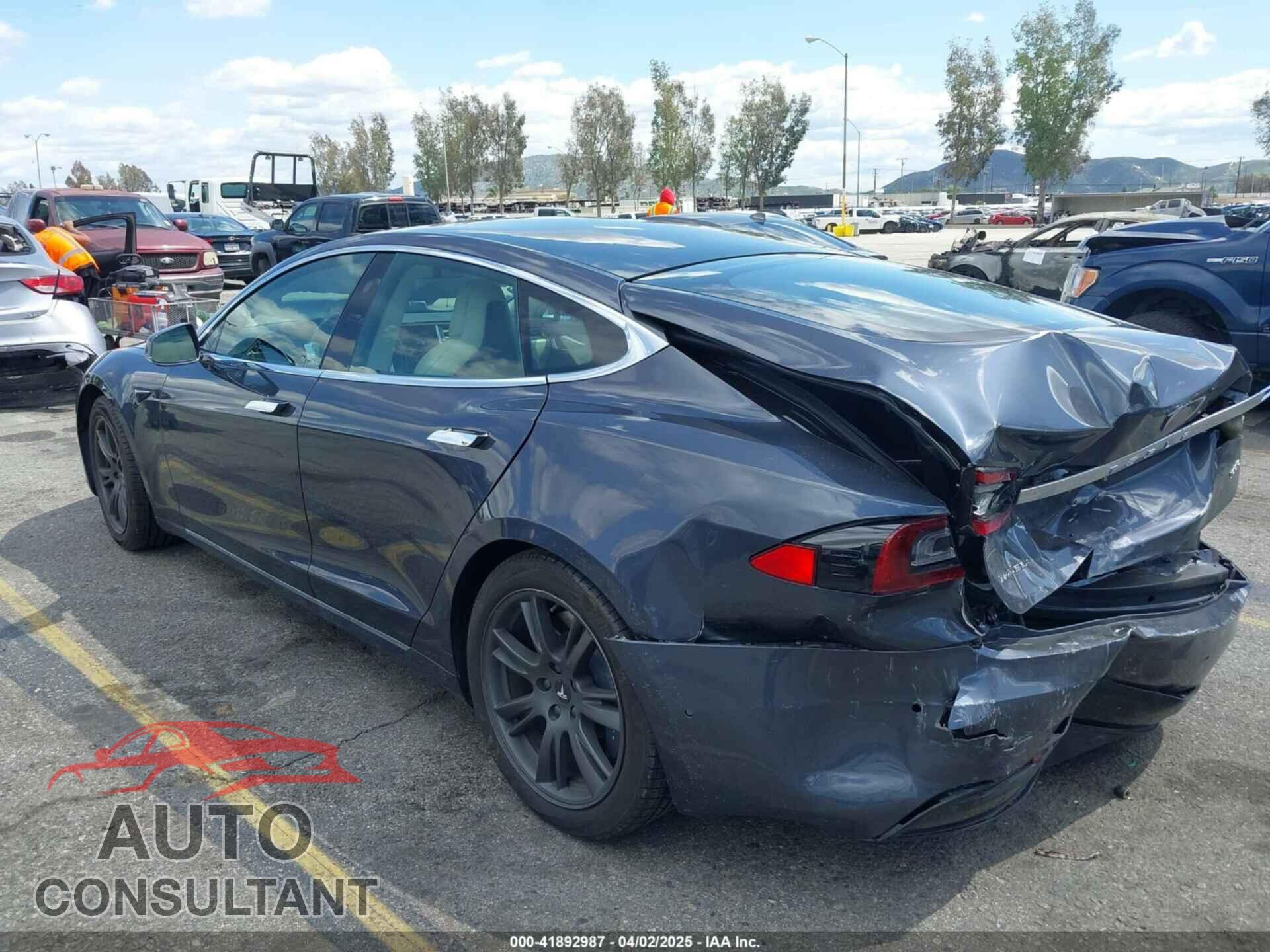 TESLA MODEL S 2018 - 5YJSA1E22JF250185
