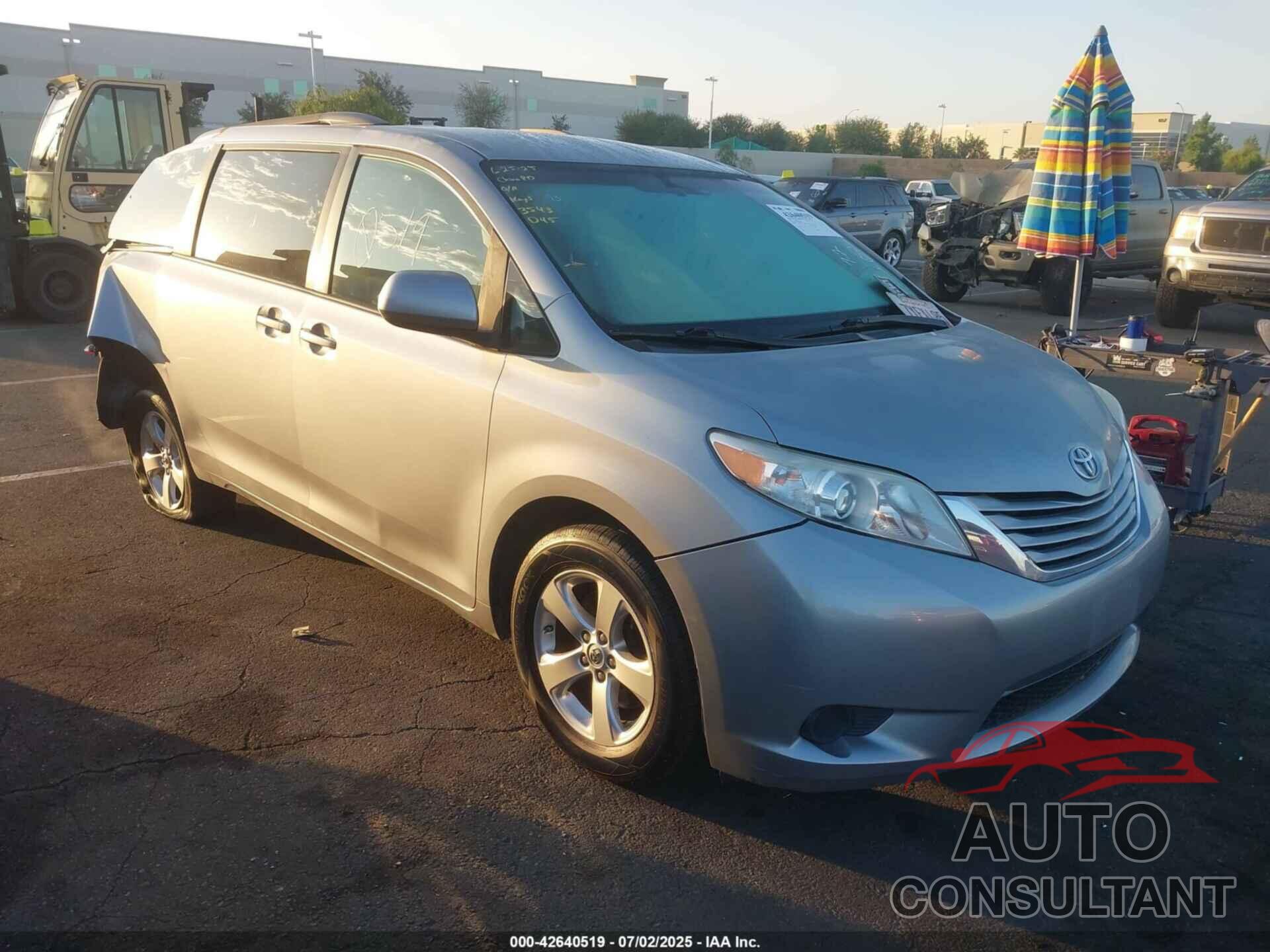 TOYOTA SIENNA 2017 - 5TDKZ3DC2HS856414