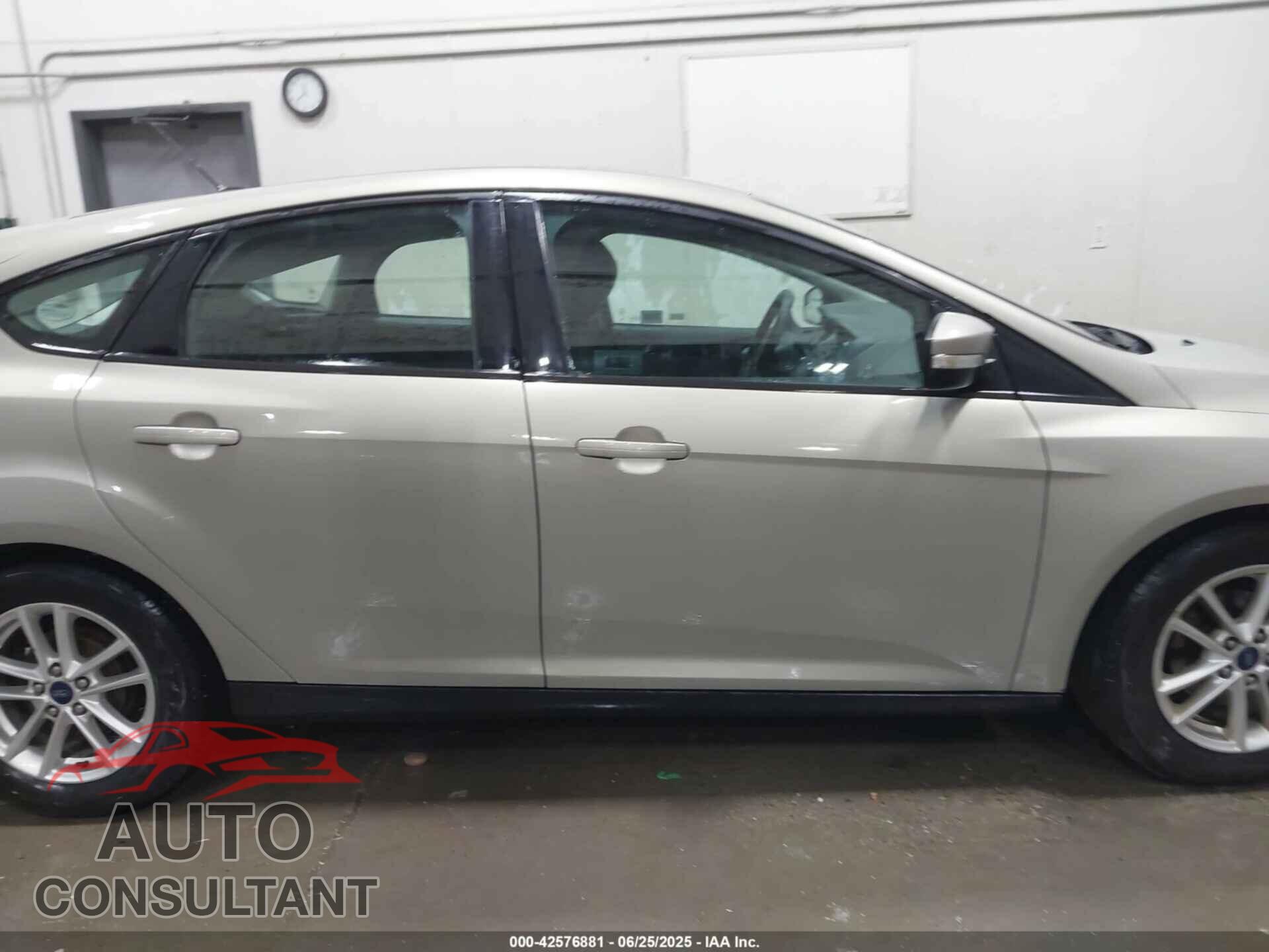 FORD FOCUS 2016 - 1FADP3K22GL344652