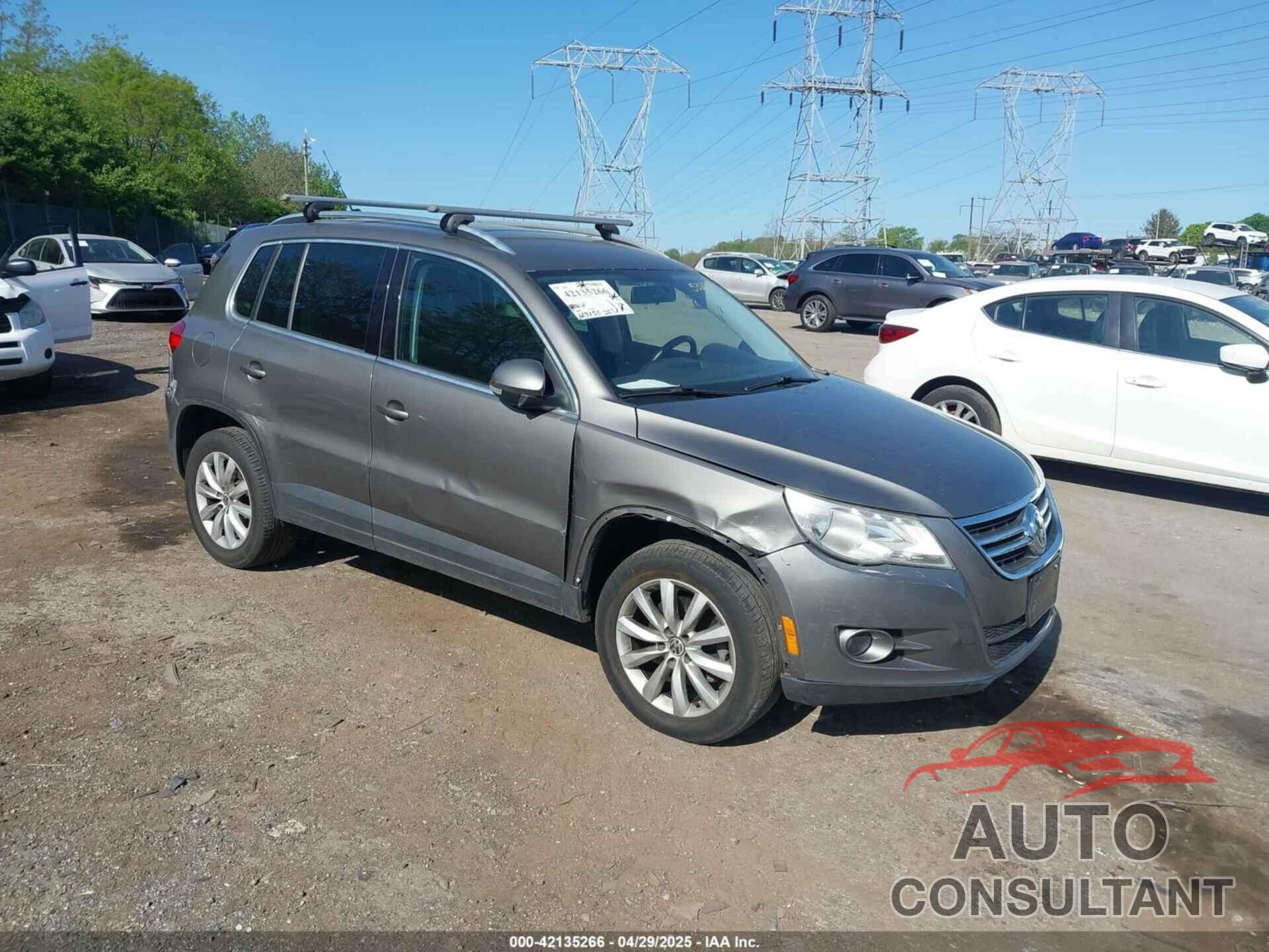 VOLKSWAGEN TIGUAN 2011 - WVGBV7AX5BW532077