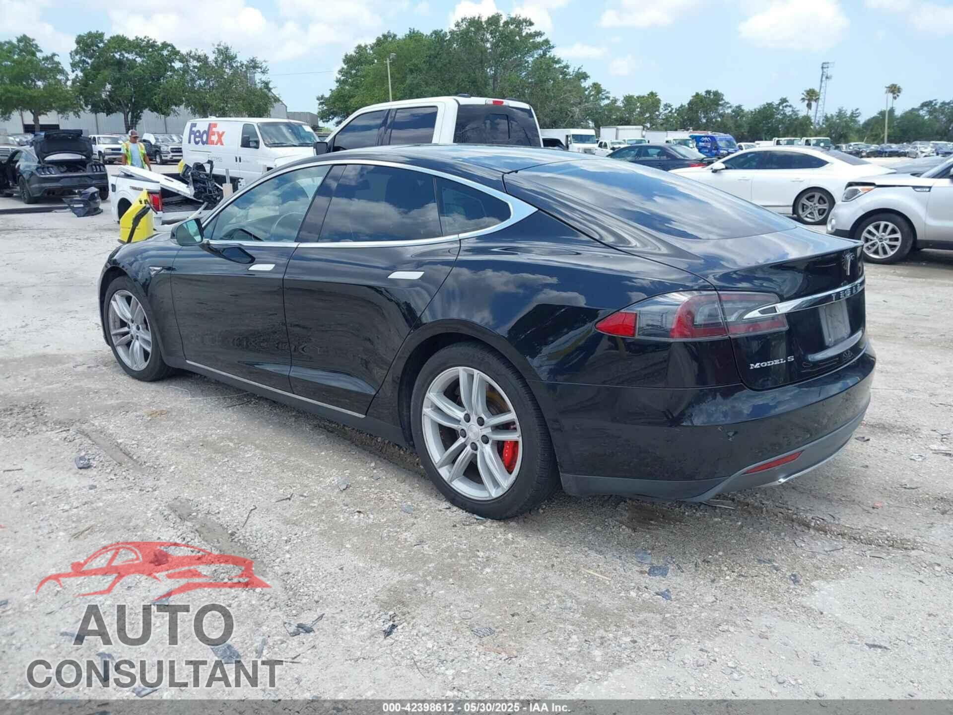 TESLA MODEL S 2015 - 5YJSA1E4XFF111981