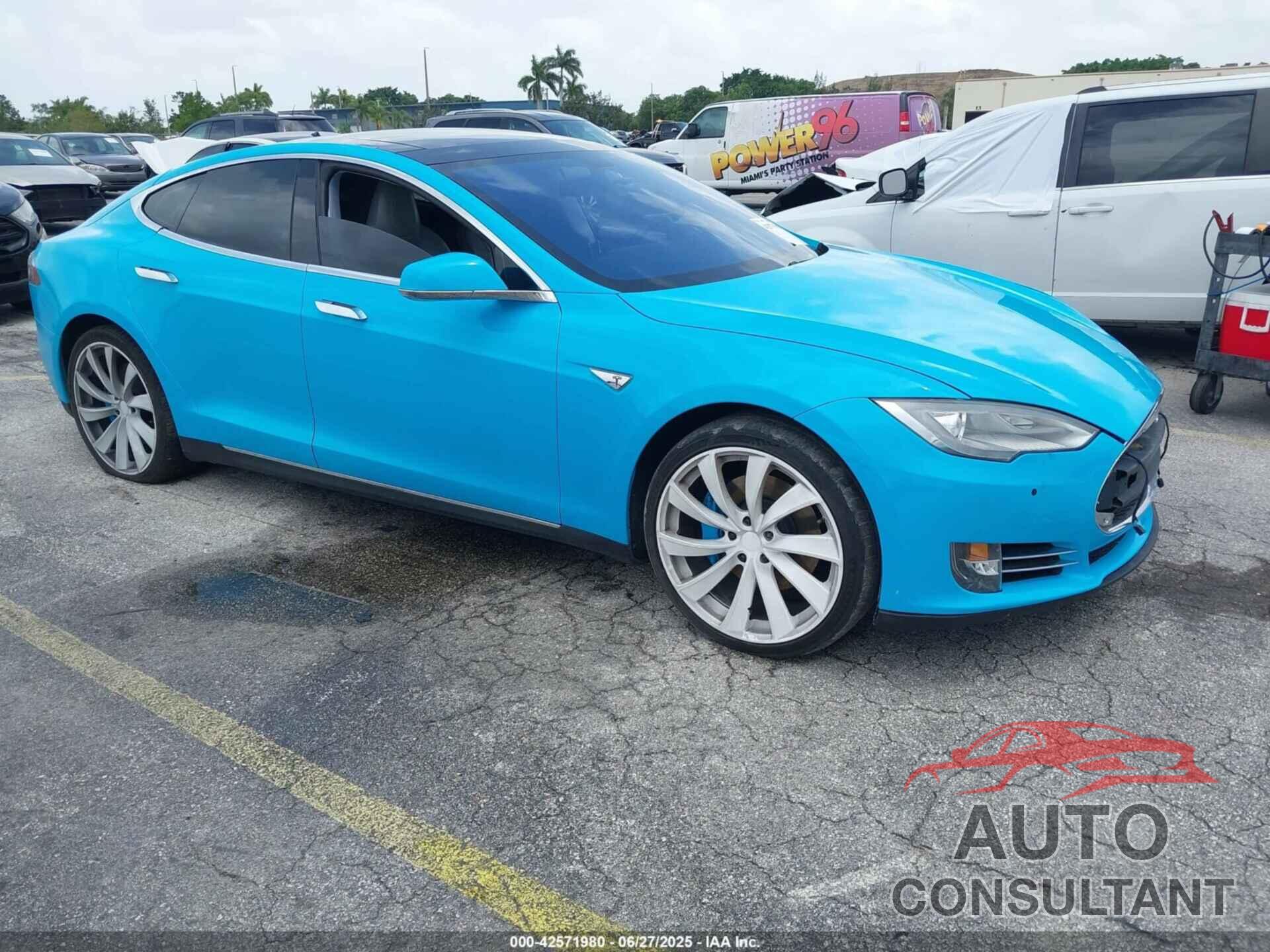 TESLA MODEL S 2013 - 5YJSA1DN9DFP27016