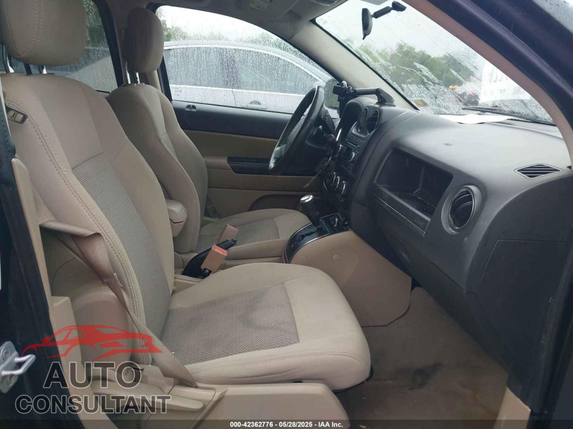 JEEP COMPASS 2010 - 1J4NT4FBXAD581475