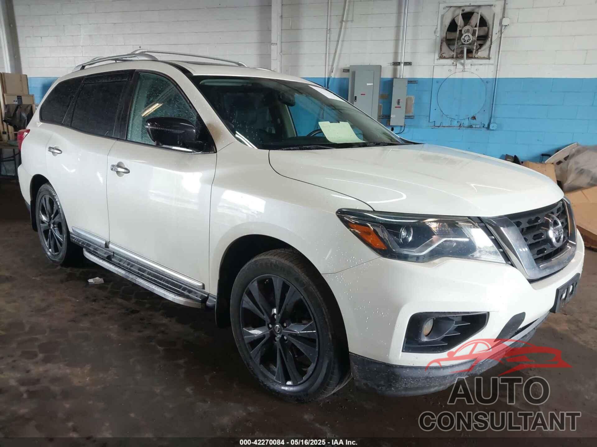 NISSAN PATHFINDER 2017 - 5N1DR2MM6HC668911