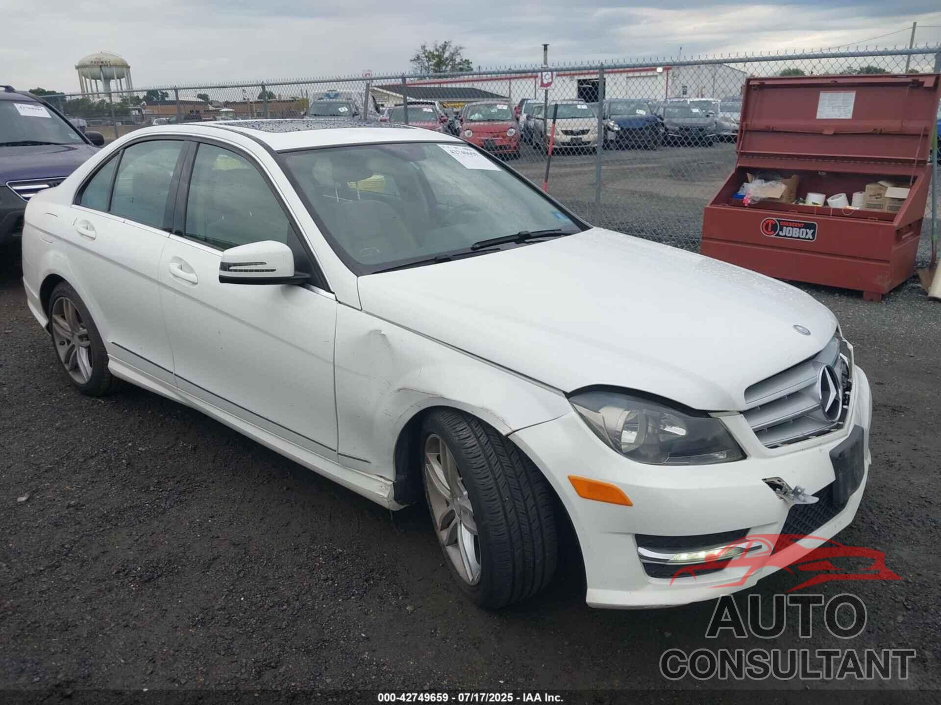 MERCEDES-BENZ C 2013 - WDDGF8AB4DR276720