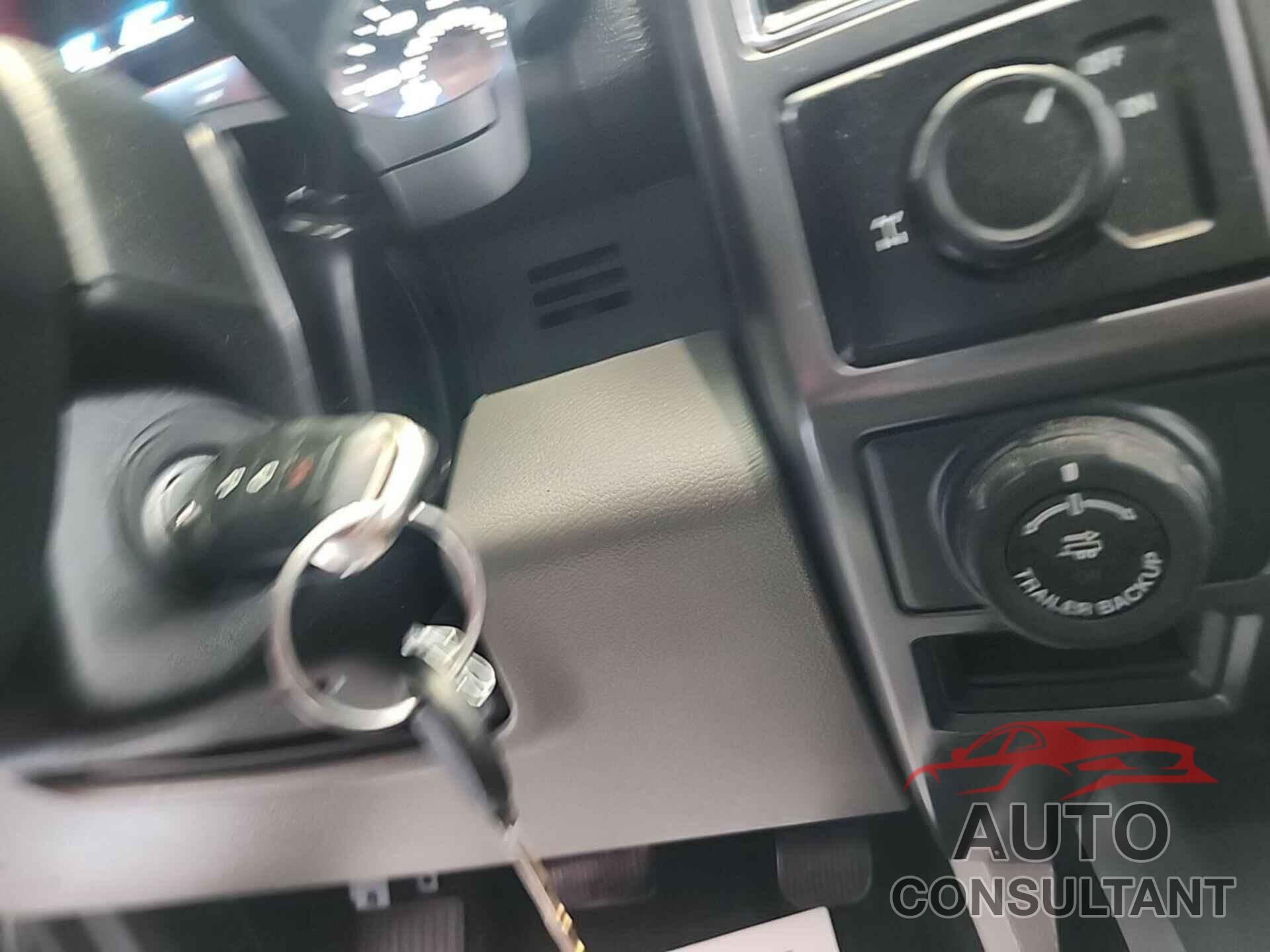 FORD F150 2019 - 1FTEX1C44KKE10555