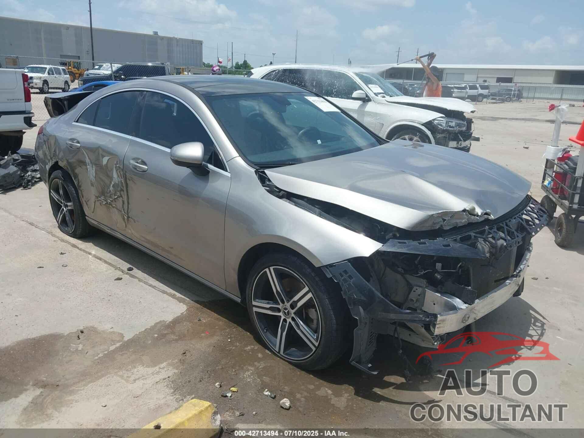 MERCEDES-BENZ CLA 250 2020 - W1K5J4GB9LN084057