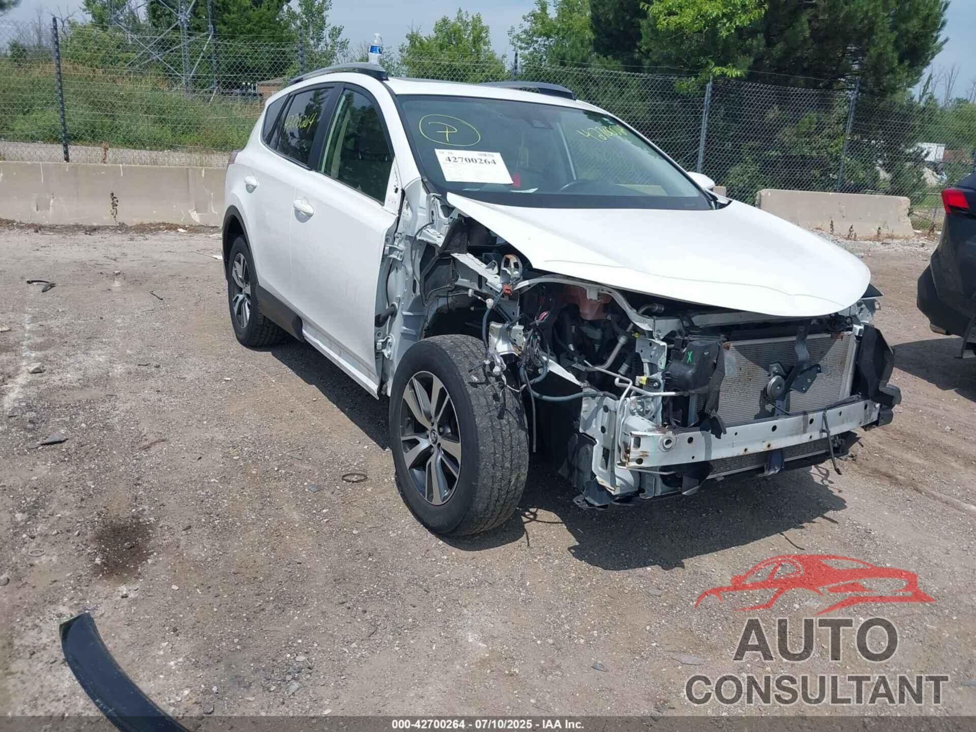 TOYOTA RAV4 2017 - JTMRFREV0HJ711556