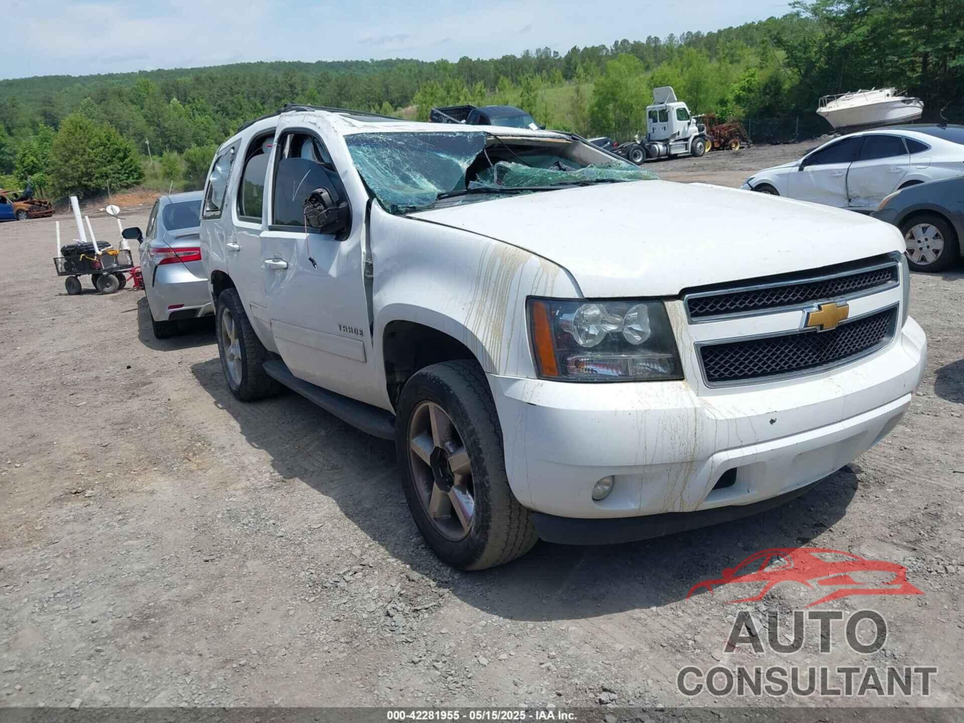 CHEVROLET TAHOE 2013 - 1GNSCBE07DR372979