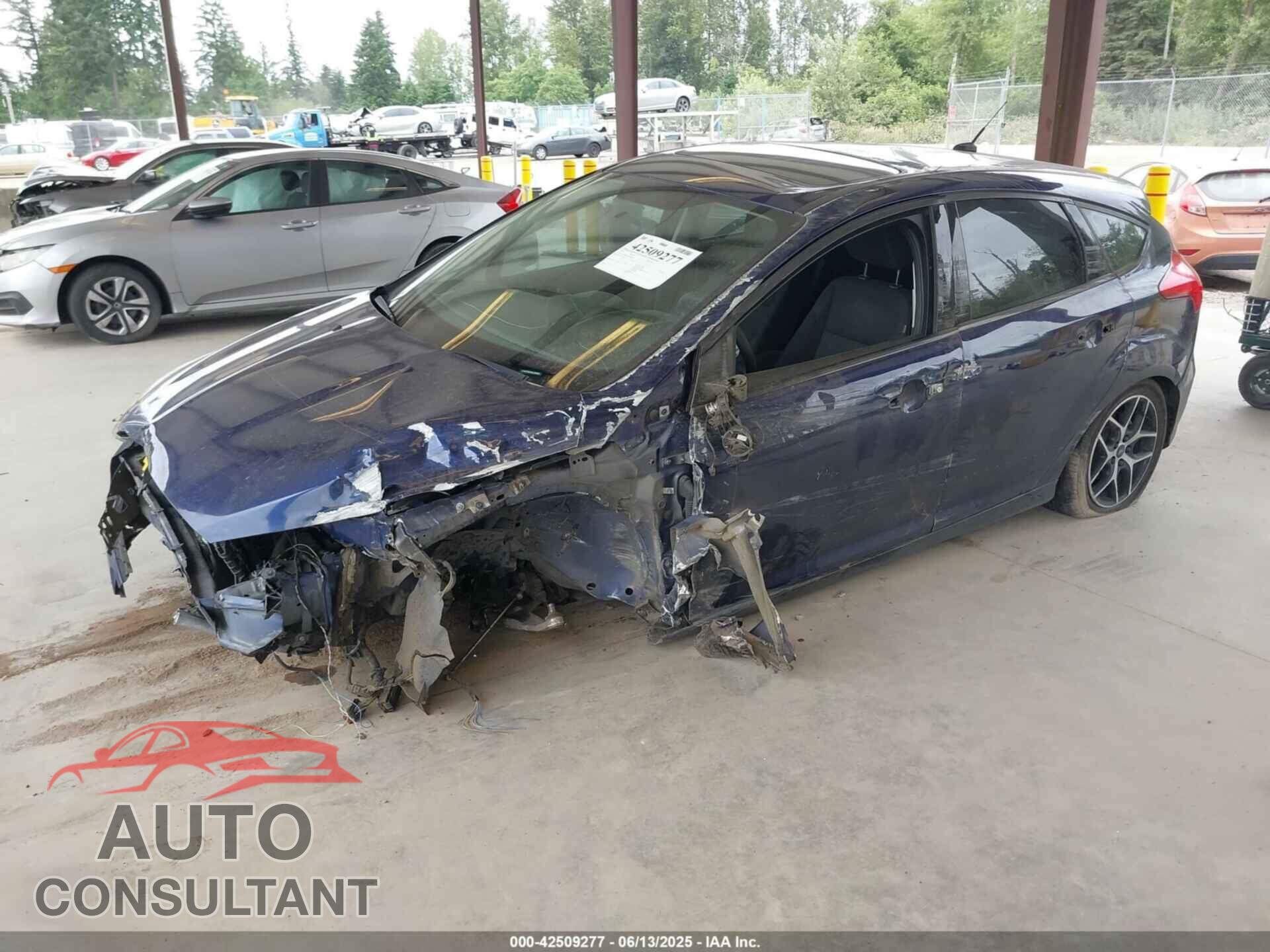 FORD FOCUS 2017 - 1FADP3M25HL255544