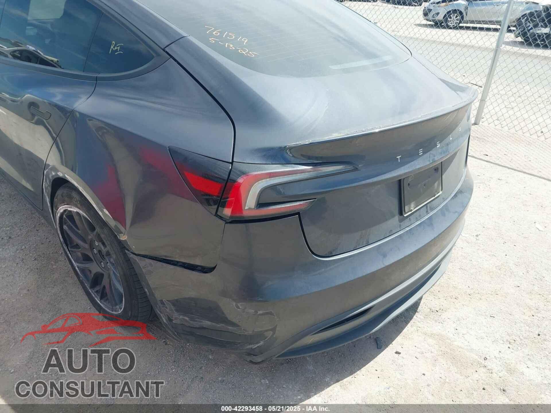 TESLA MODEL 3 2024 - 5YJ3E1EA2RF761519