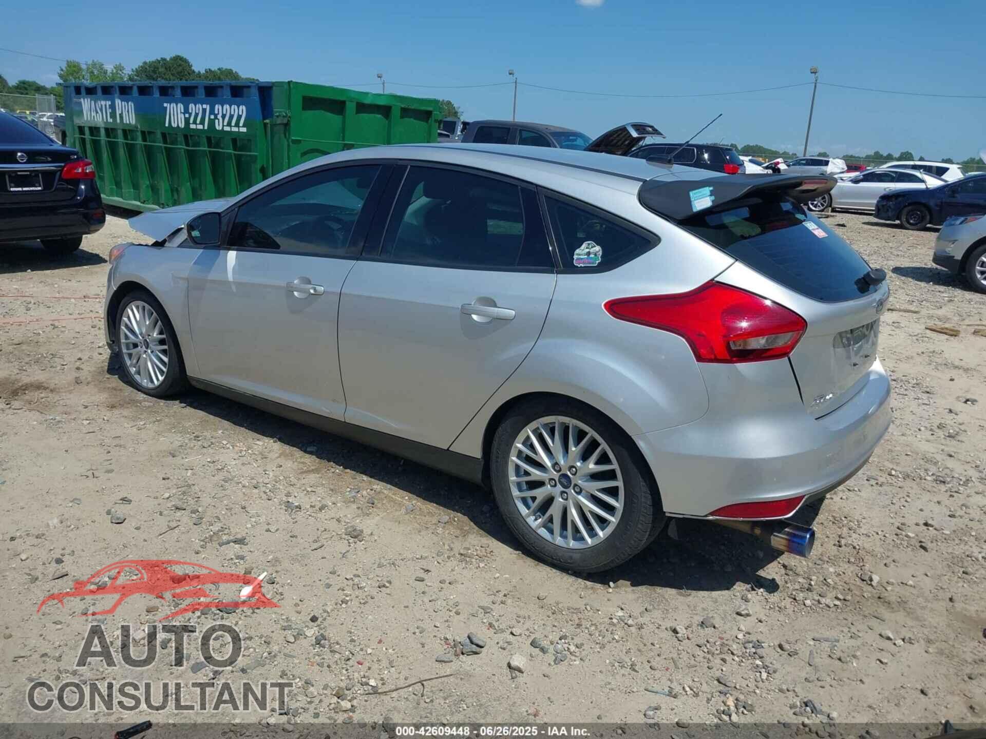 FORD FOCUS 2018 - 1FADP3K2XJL226128