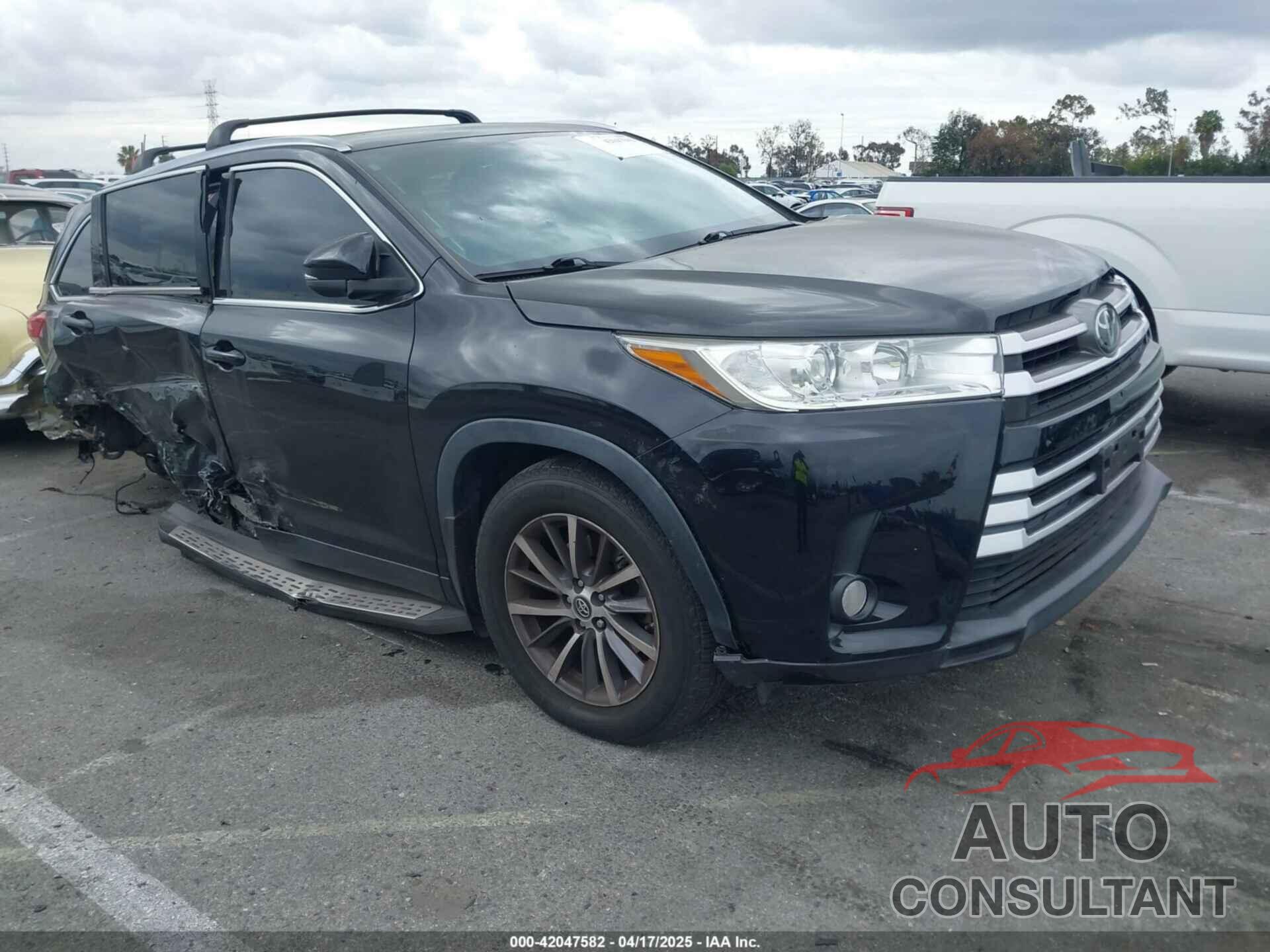 TOYOTA HIGHLANDER 2019 - 5TDKZRFH5KS572312