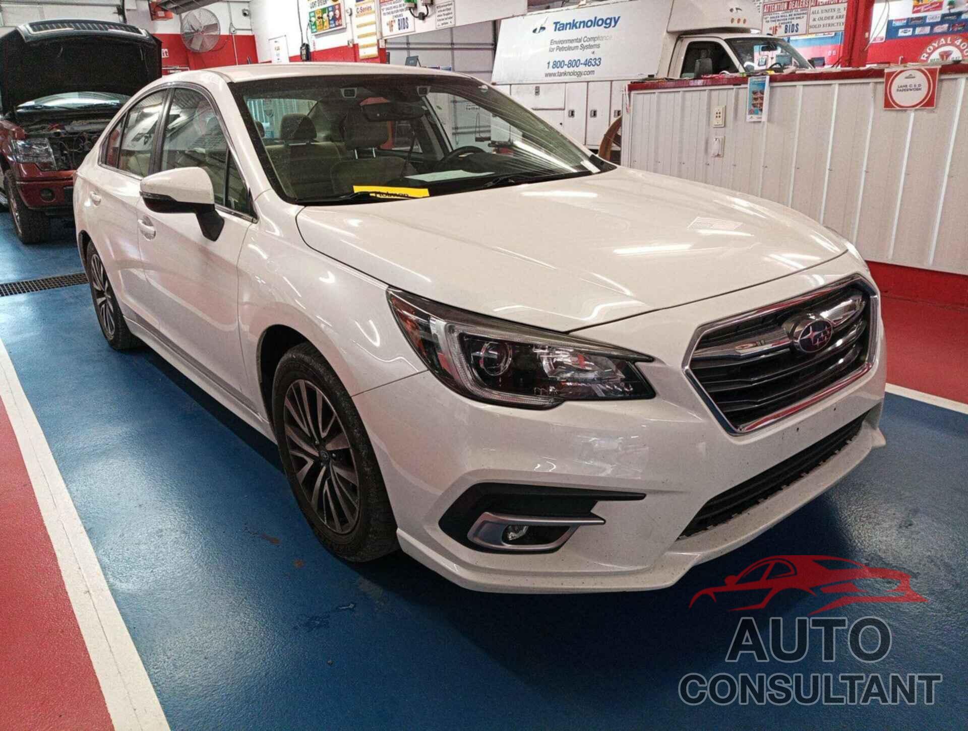 SUBARU LEGACY 2018 - 4S3BNAF62J3021427