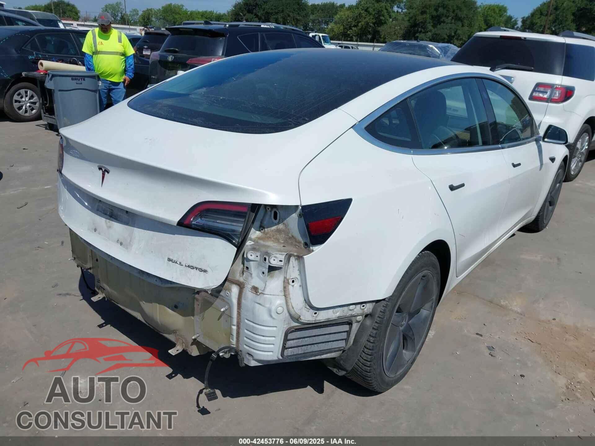 TESLA MODEL 3 2018 - 5YJ3E1EB0JF067005