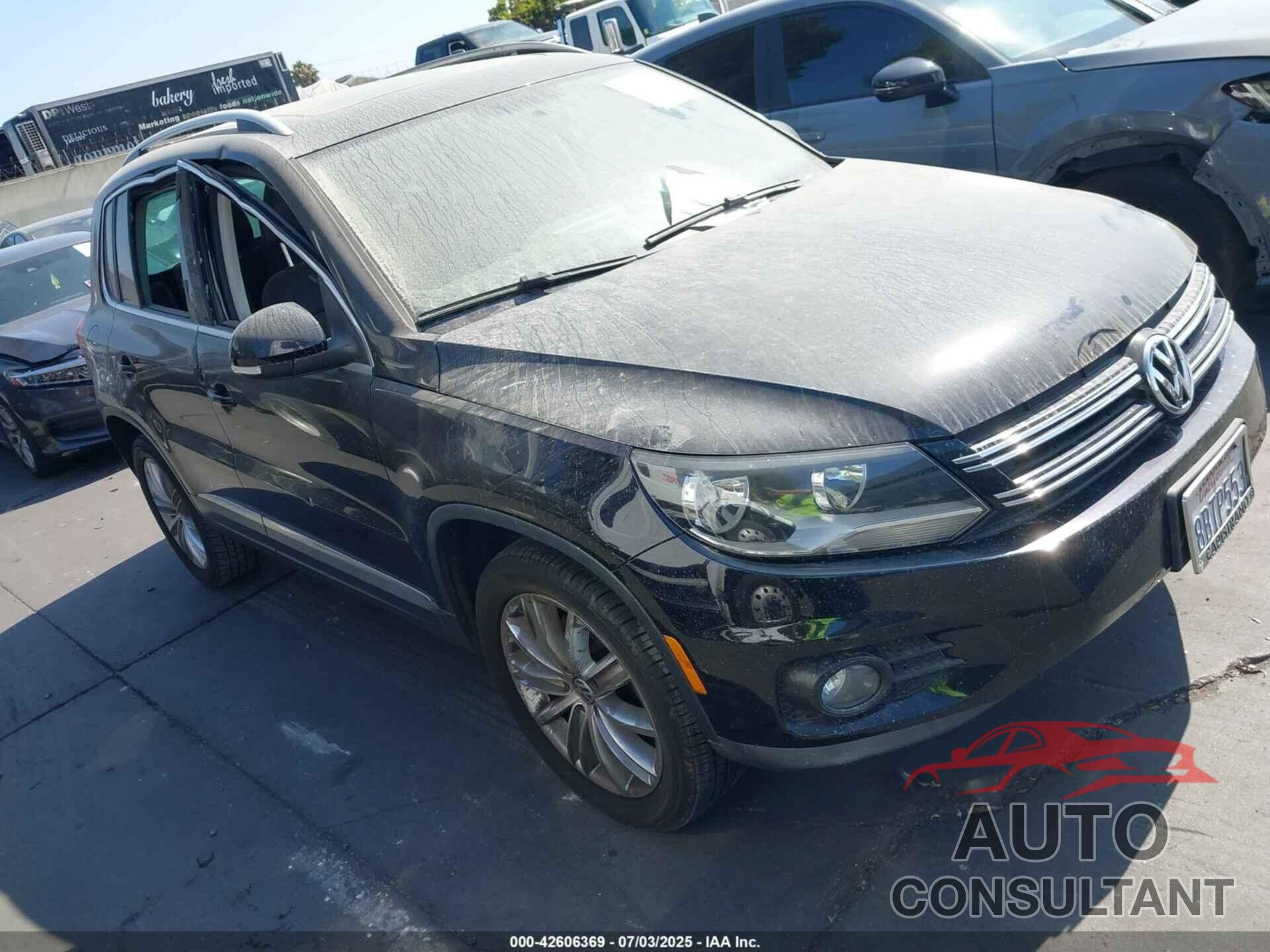 VOLKSWAGEN TIGUAN 2015 - WVGAV7AX1FW506934