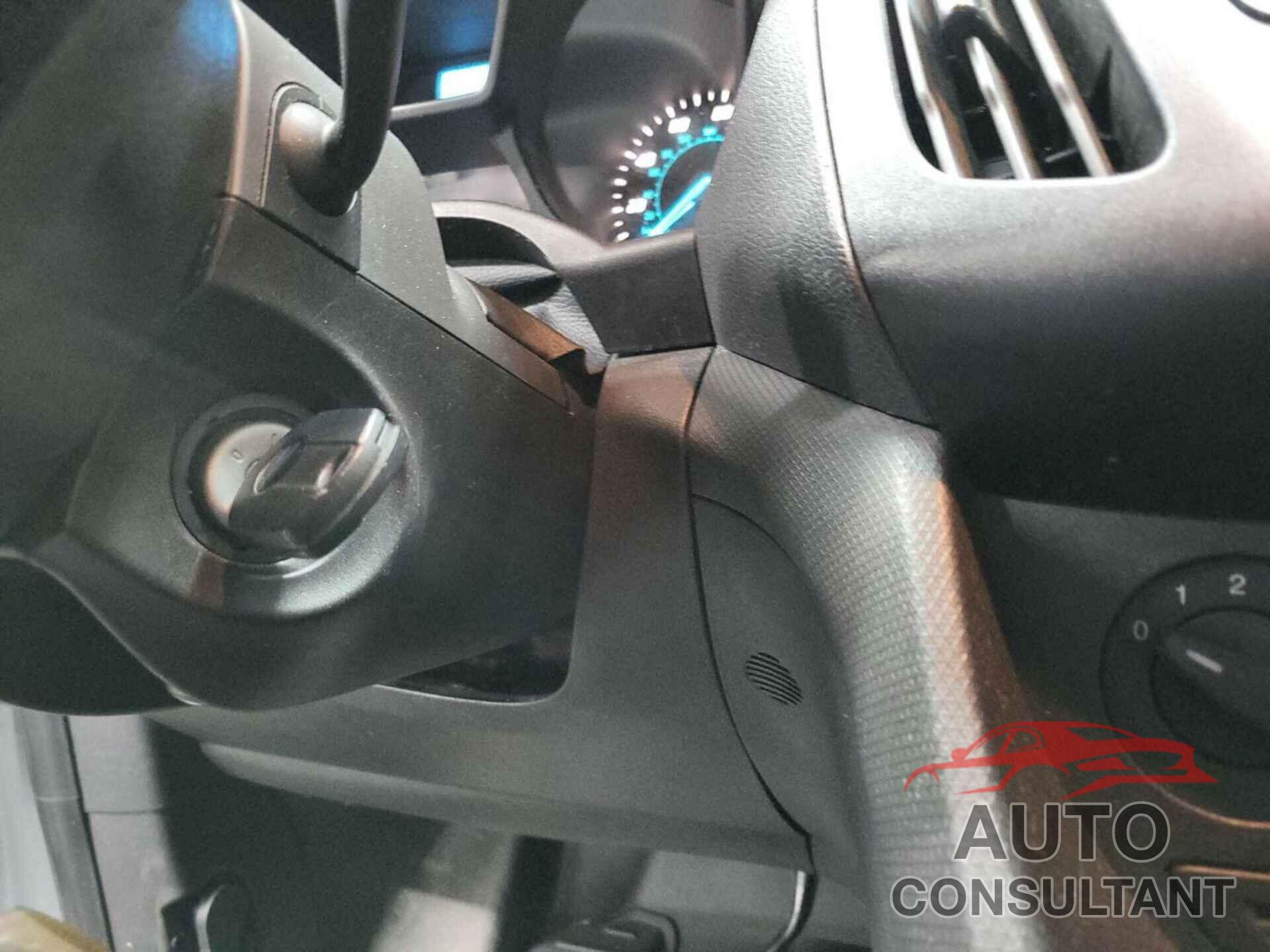 FORD TRANSIT CONNECT 2017 - NM0LS7E78H1308123