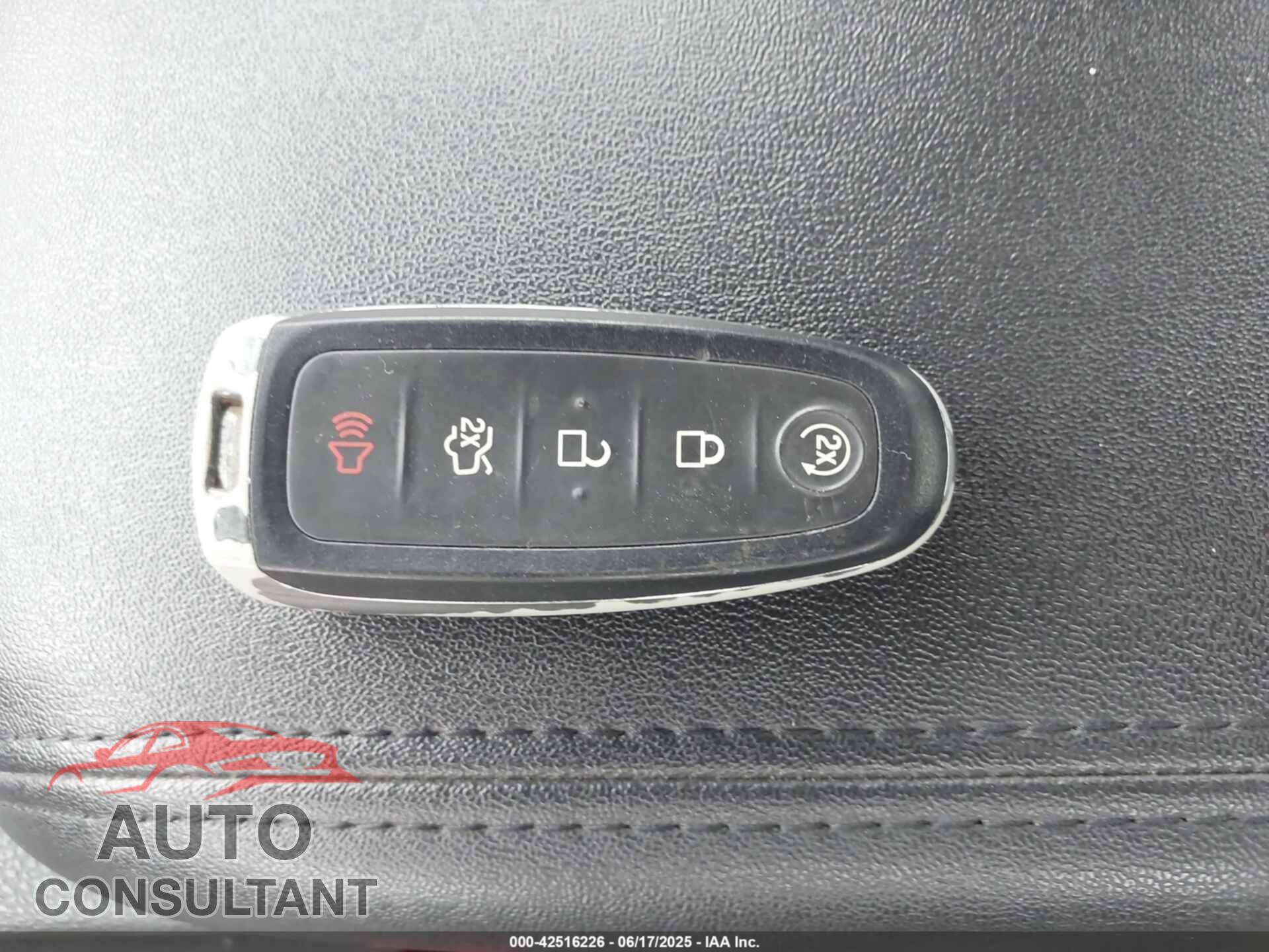 FORD TAURUS 2018 - 1FAHP2E86JG111014