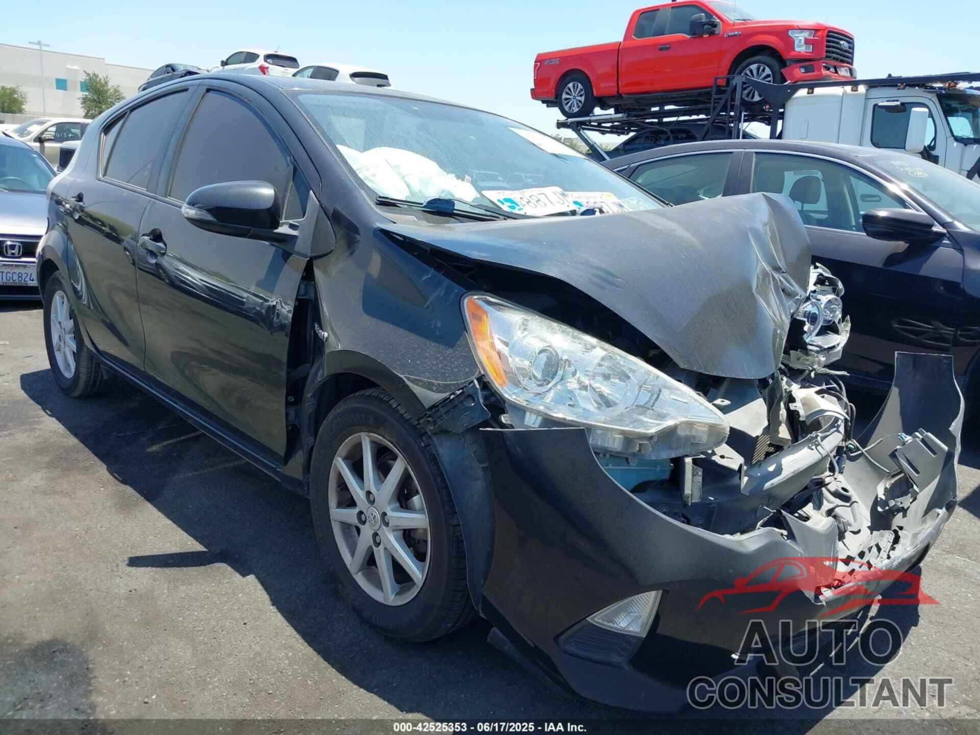 TOYOTA PRIUS C 2014 - JTDKDTB39E1065100