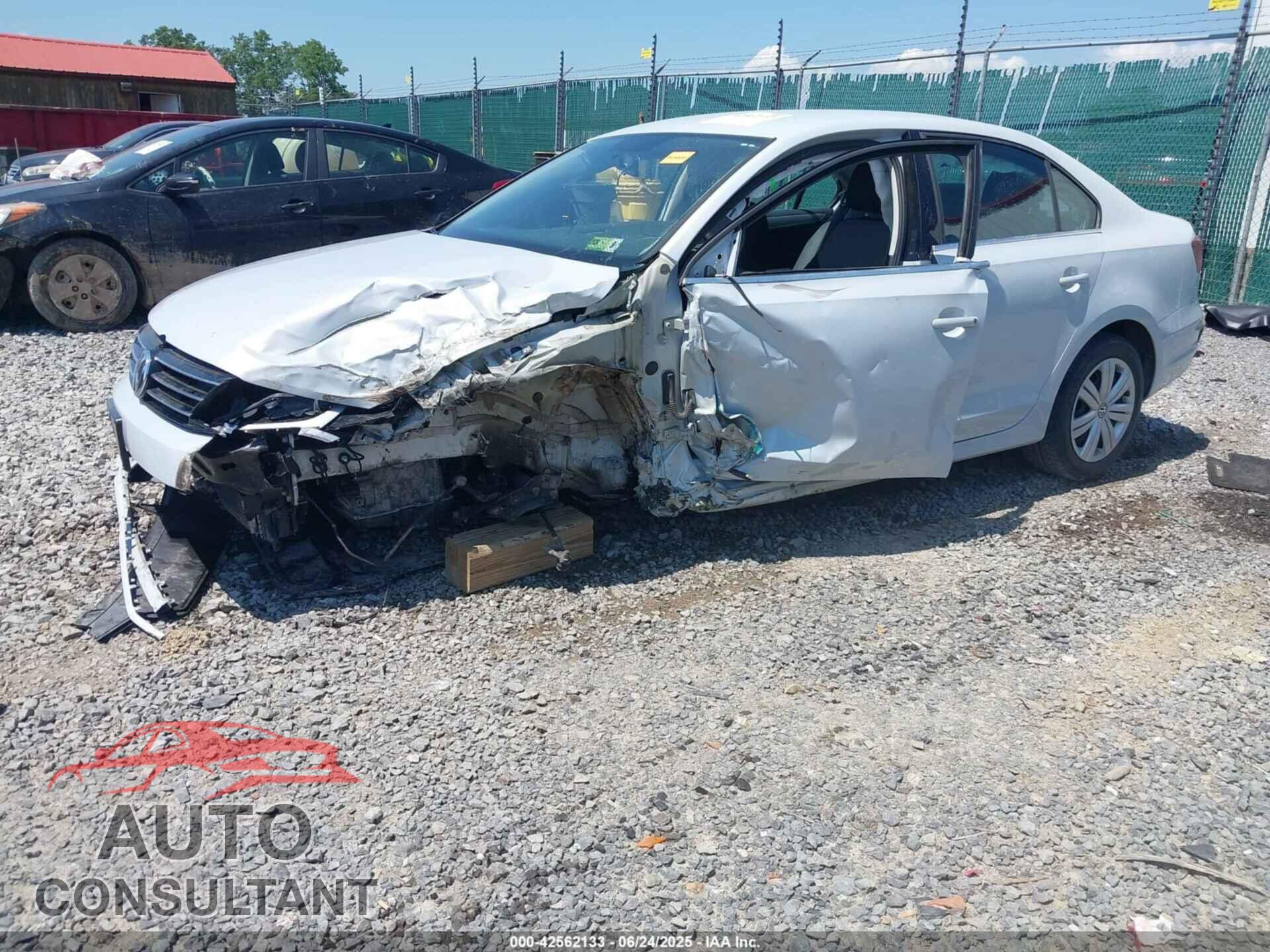 VOLKSWAGEN JETTA 2017 - 3VW2B7AJ5HM363855