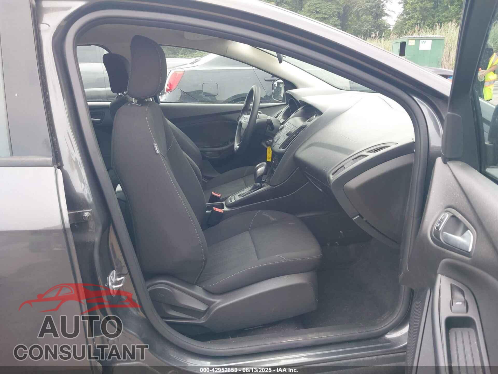 FORD FOCUS 2018 - 1FADP3FE1JL224210