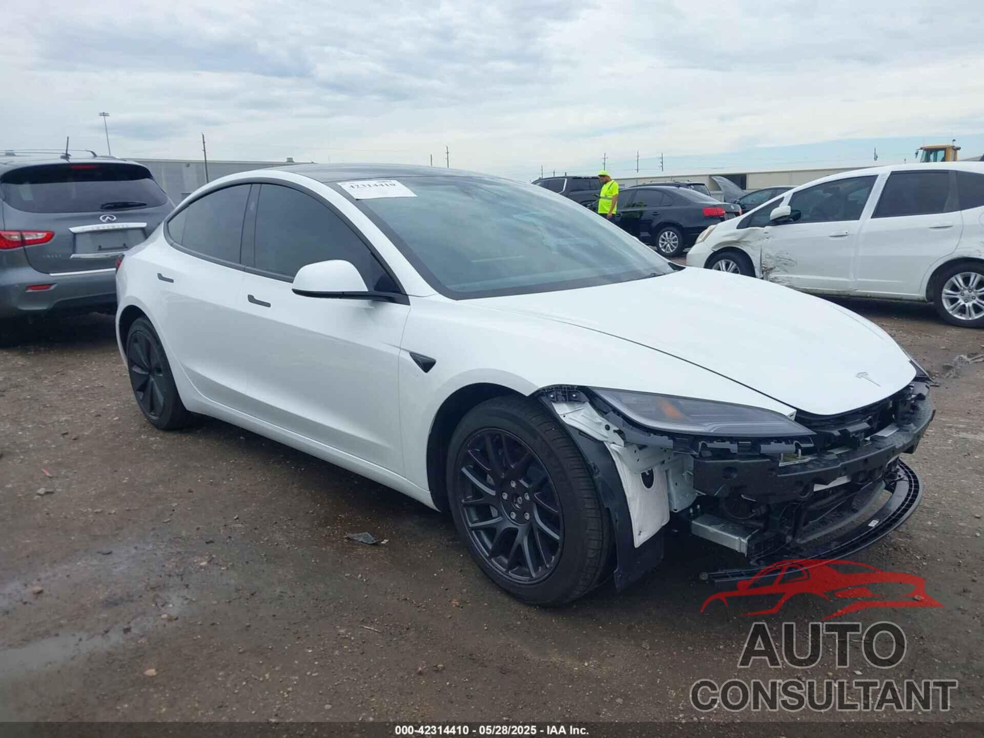 TESLA MODEL 3 2024 - 5YJ3E1EBXRF770011
