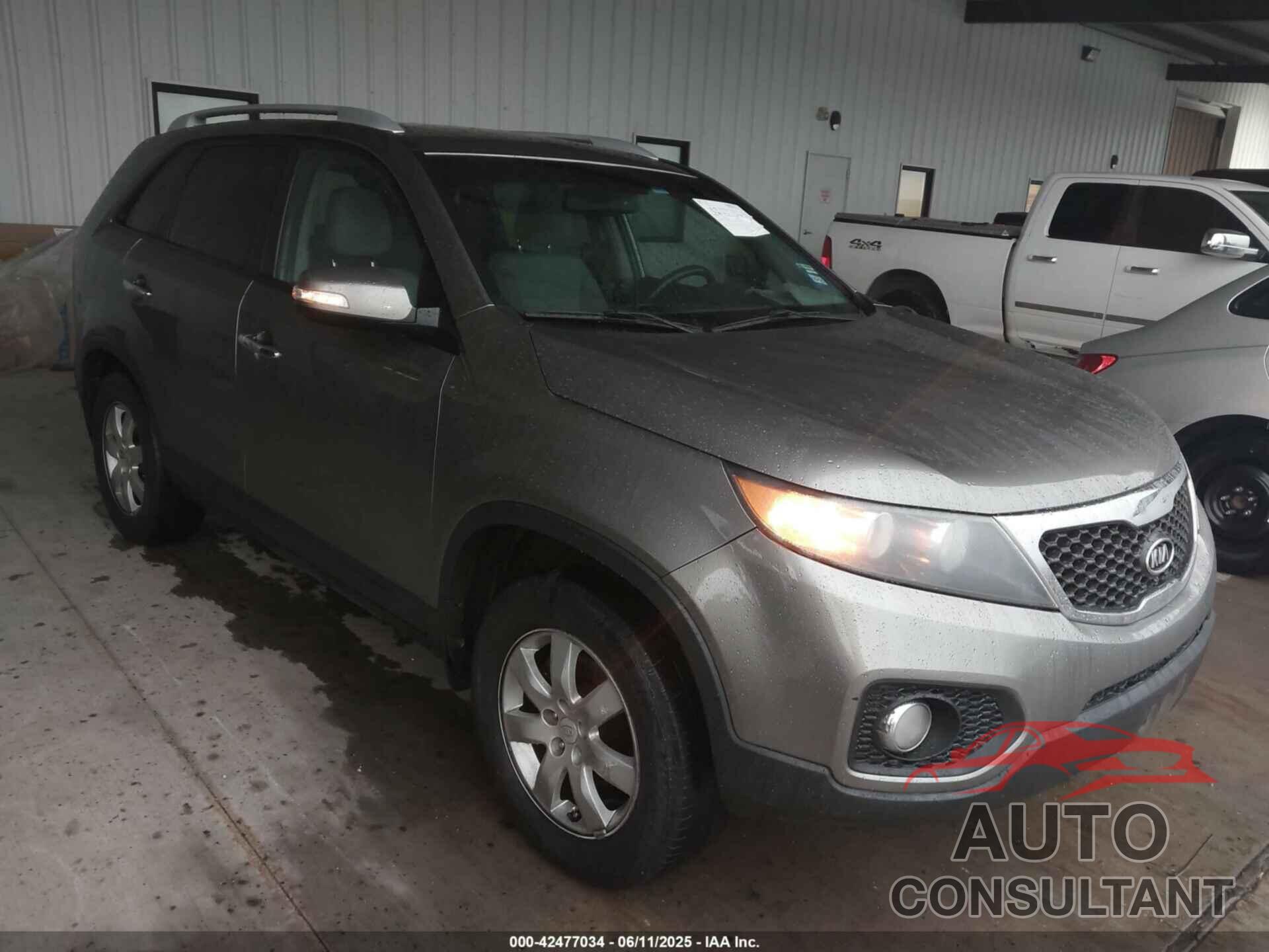 KIA SORENTO 2011 - 5XYKT3A10BG004233