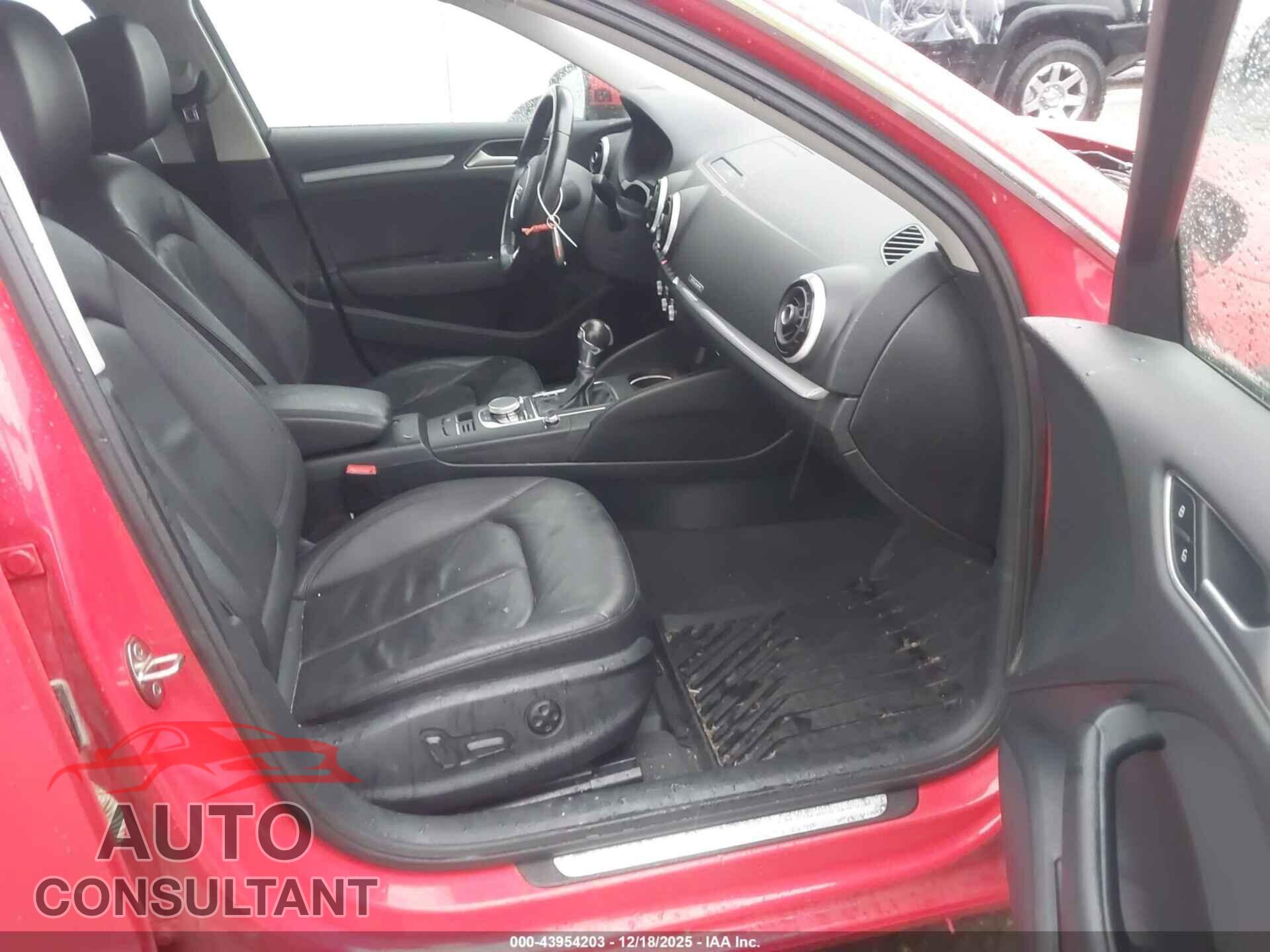 AUDI A3 E-TRON 2016 - WAUTPBFF7GA026287