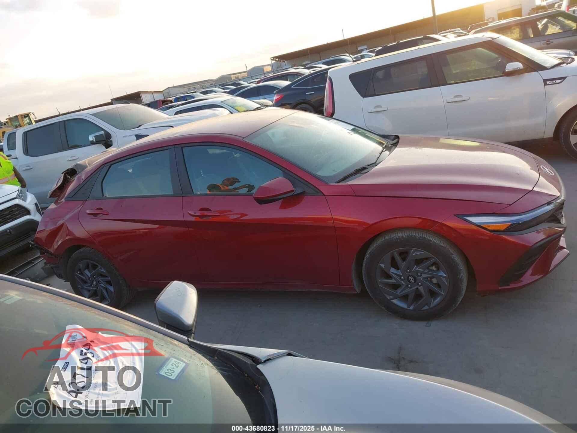 HYUNDAI ELANTRA 2024 - KMHLM4DG8RU665357