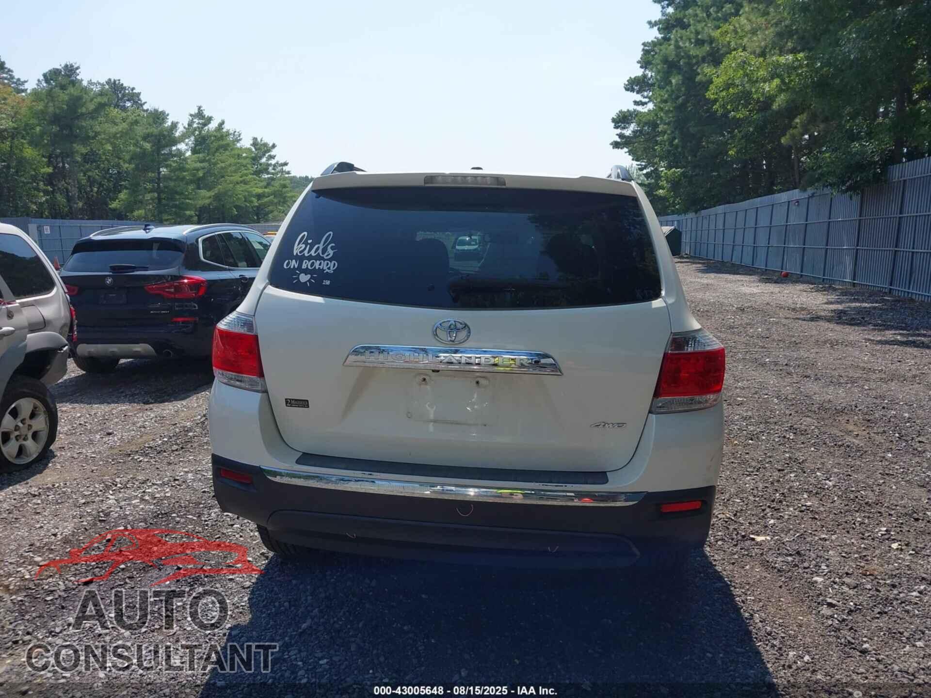 TOYOTA HIGHLANDER 2013 - 5TDBK3EH8DS197330