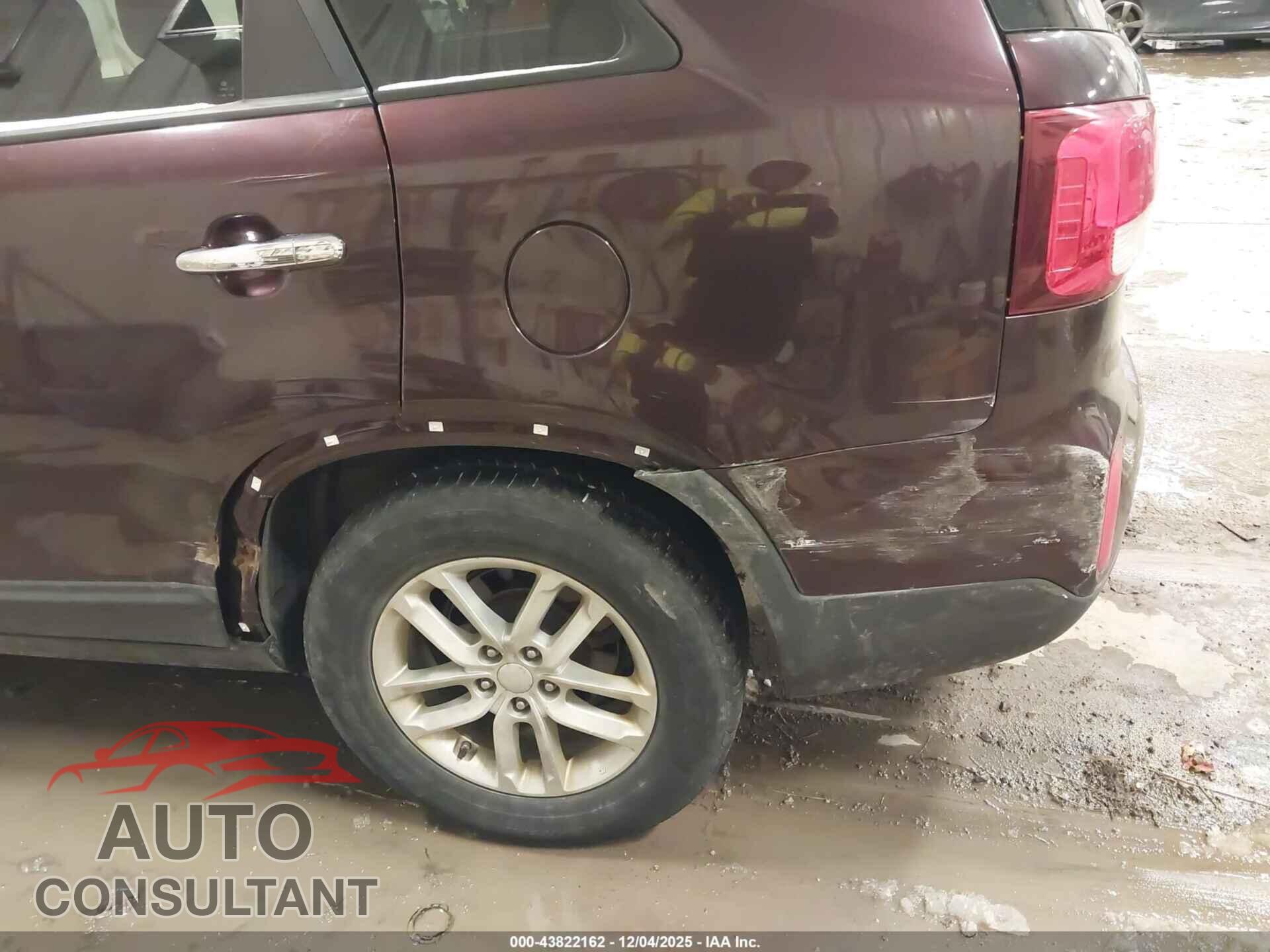 KIA SORENTO 2015 - 5XYKTCA66FG584752