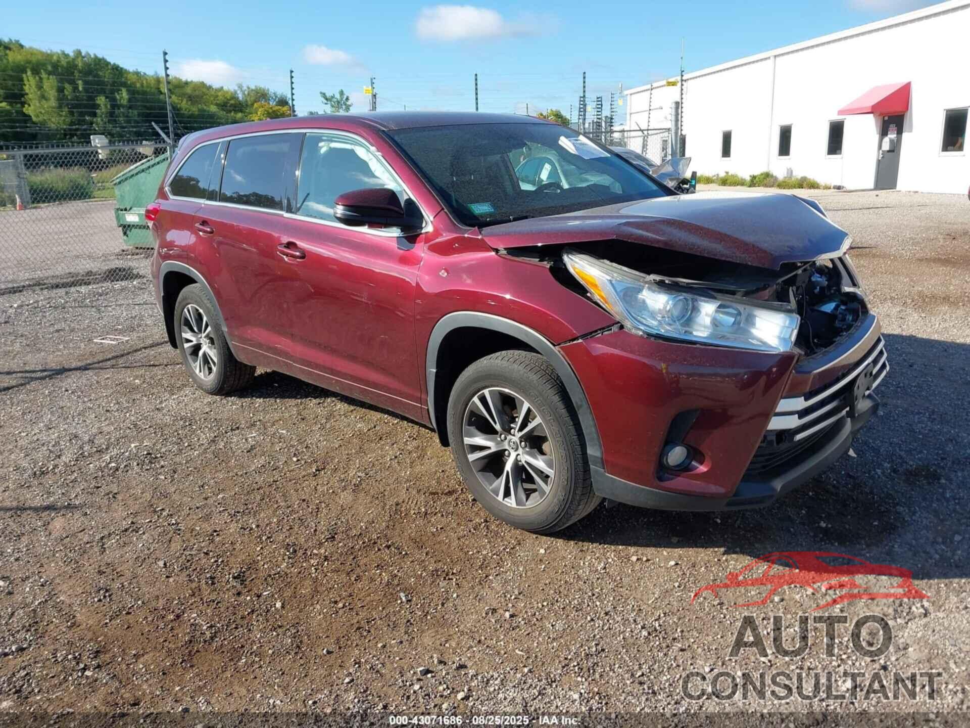 TOYOTA HIGHLANDER 2018 - 5TDBZRFH9JS835657